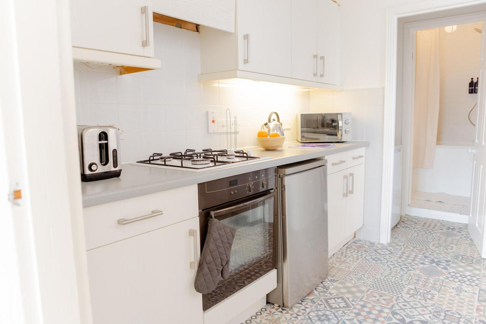 Charming One-bedroom House With Parking And Garden Views - Ealing * Londres