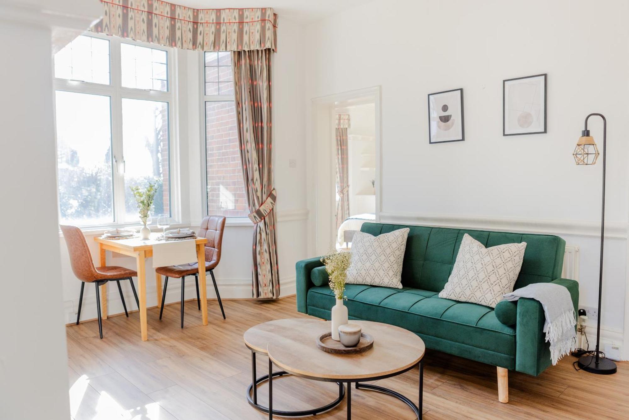 Charming One-bedroom House With Parking And Garden Views - Ealing * Londres