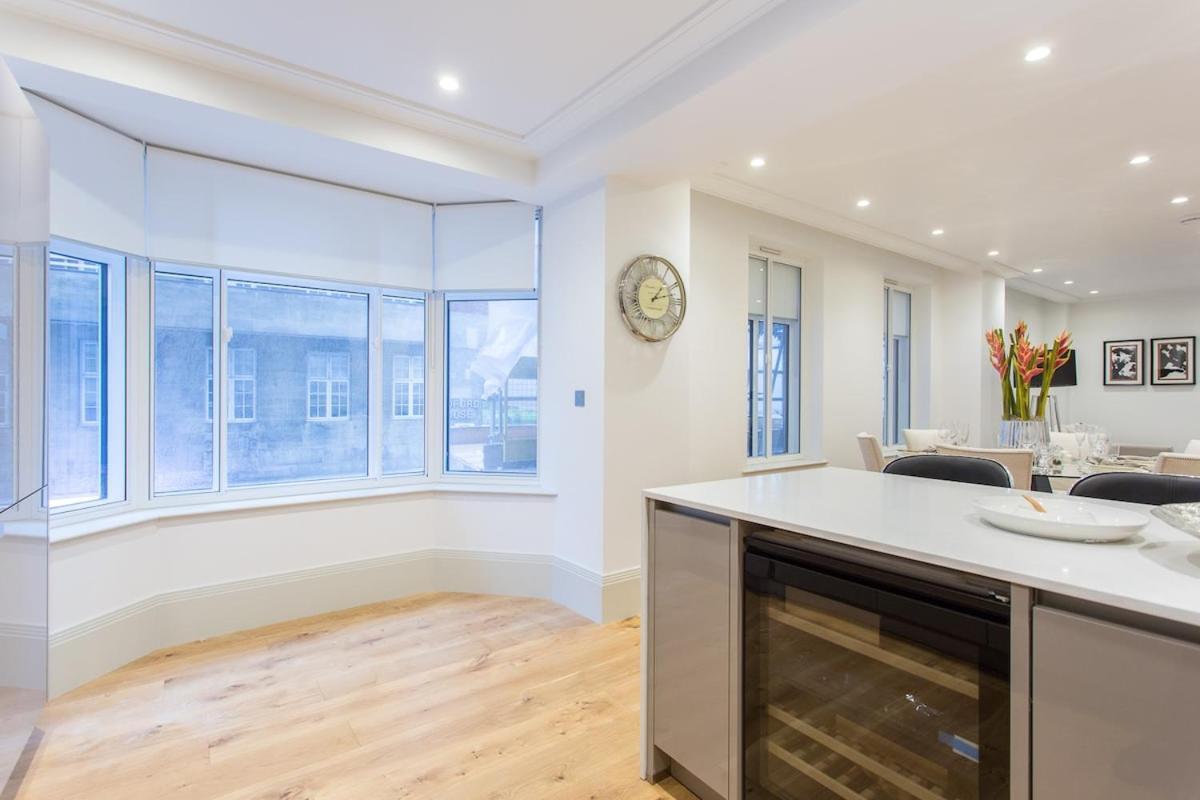 Luxury 2 Bedroom Flat Park Lane Pl2b * Londen