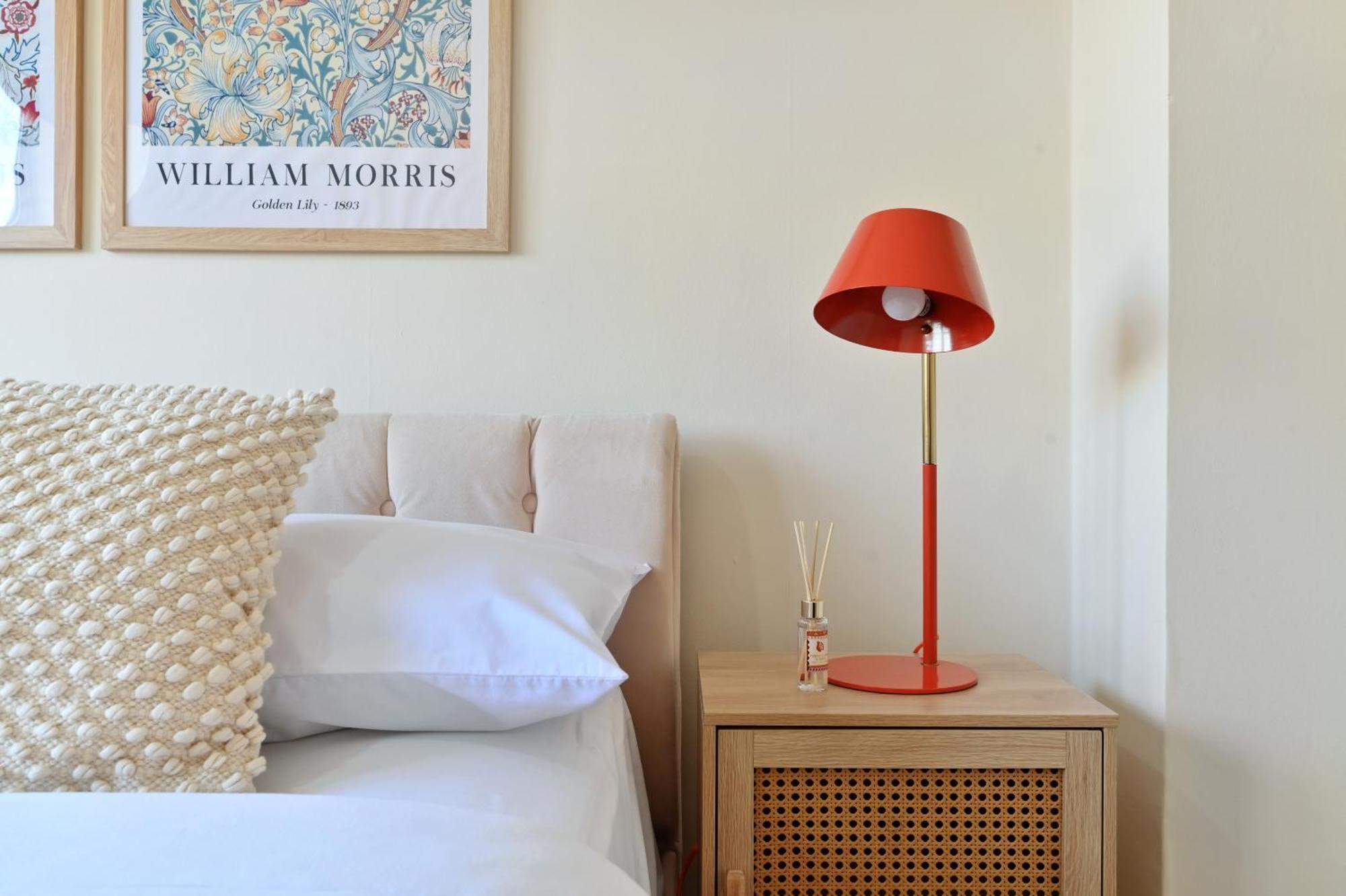Spacious 5 Bedroom 3 Mins Walk From Mile End Appartement