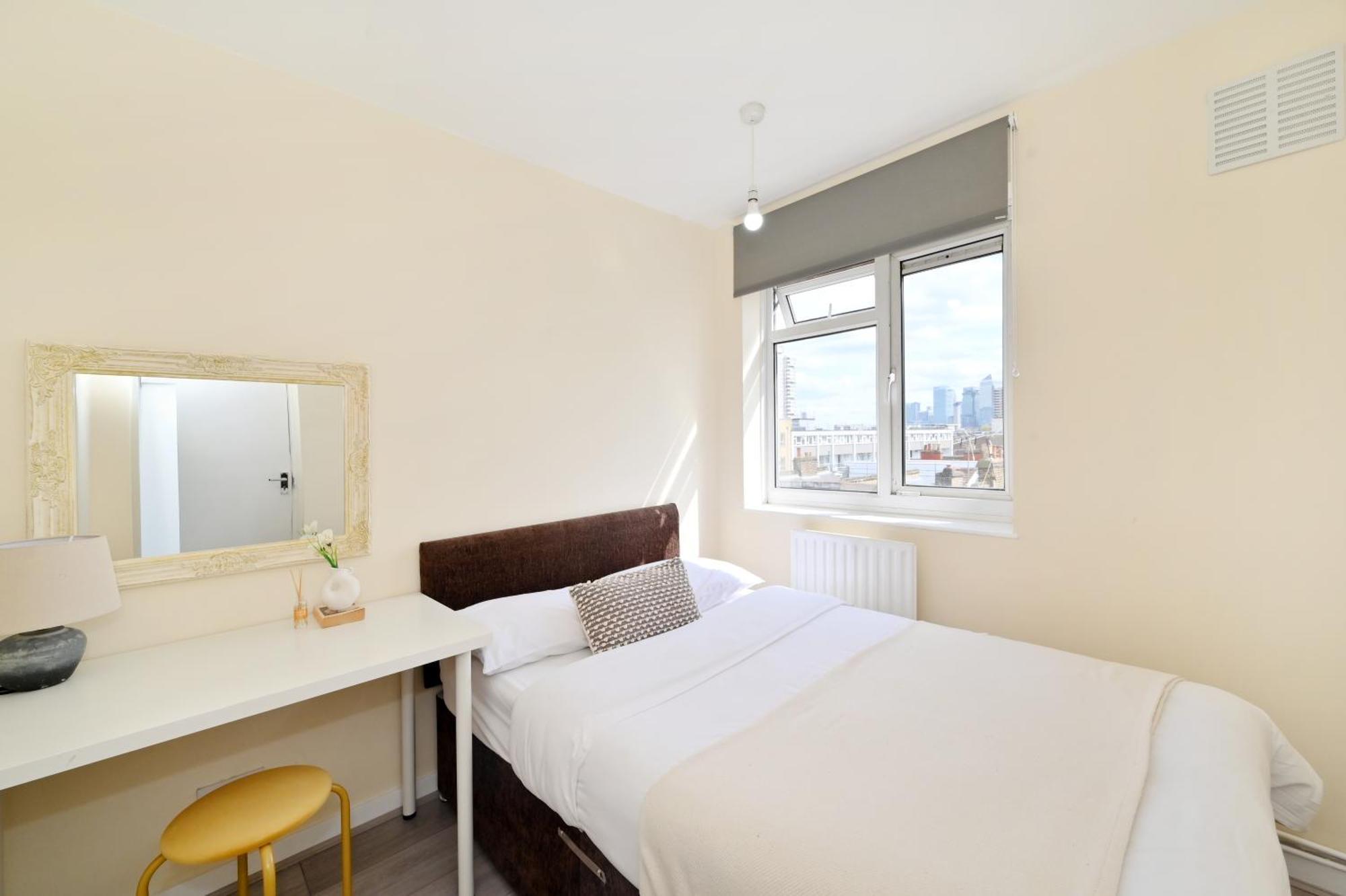 Spacious 5 Bedroom 3 Mins Walk From Mile End Appartement