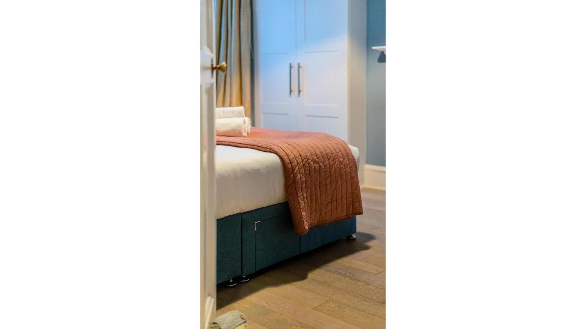 Hébergement de vacances Spacious 4br Retreat With Private Garden Zone 3 Londres