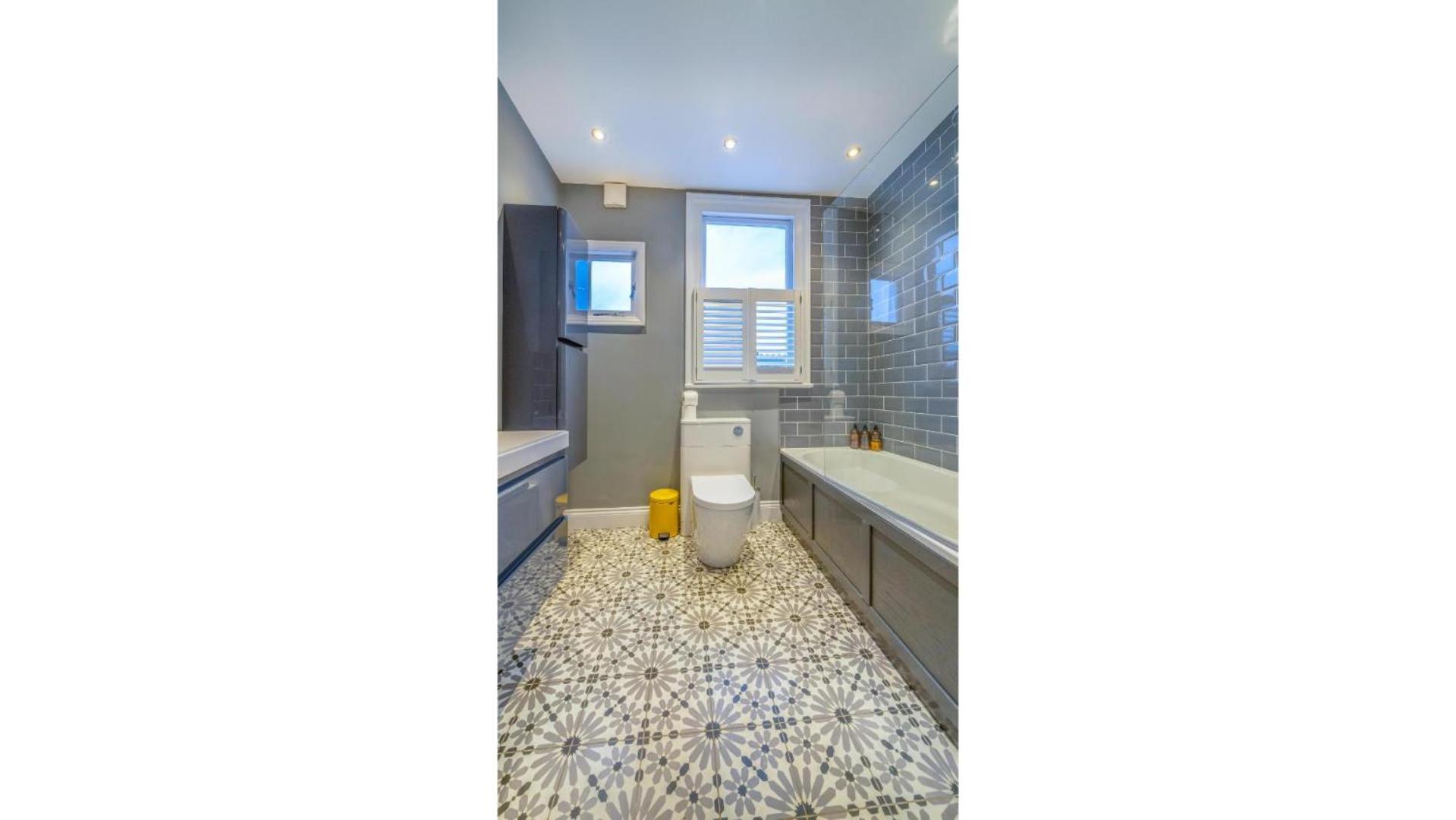 Spacious 4br Retreat With Private Garden Zone 3 Hébergement de vacances