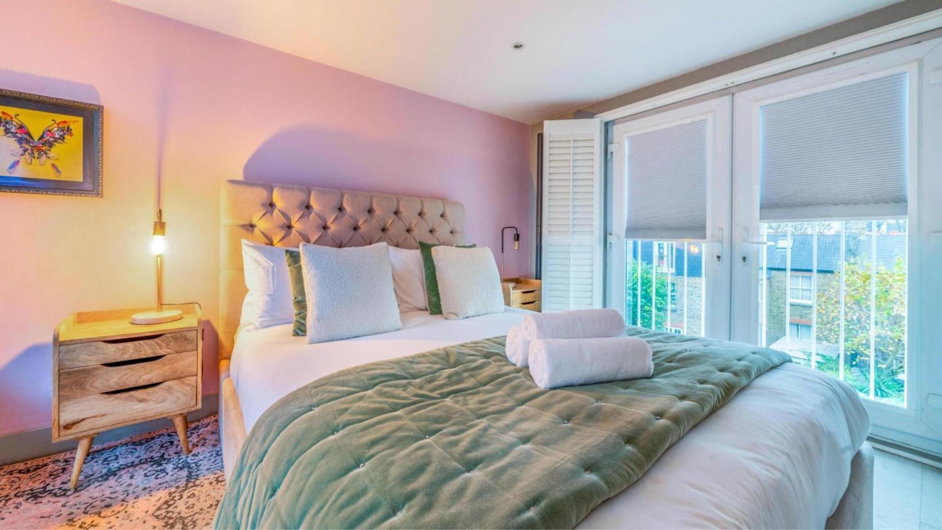 Hébergement de vacances Spacious 4br Retreat With Private Garden Zone 3