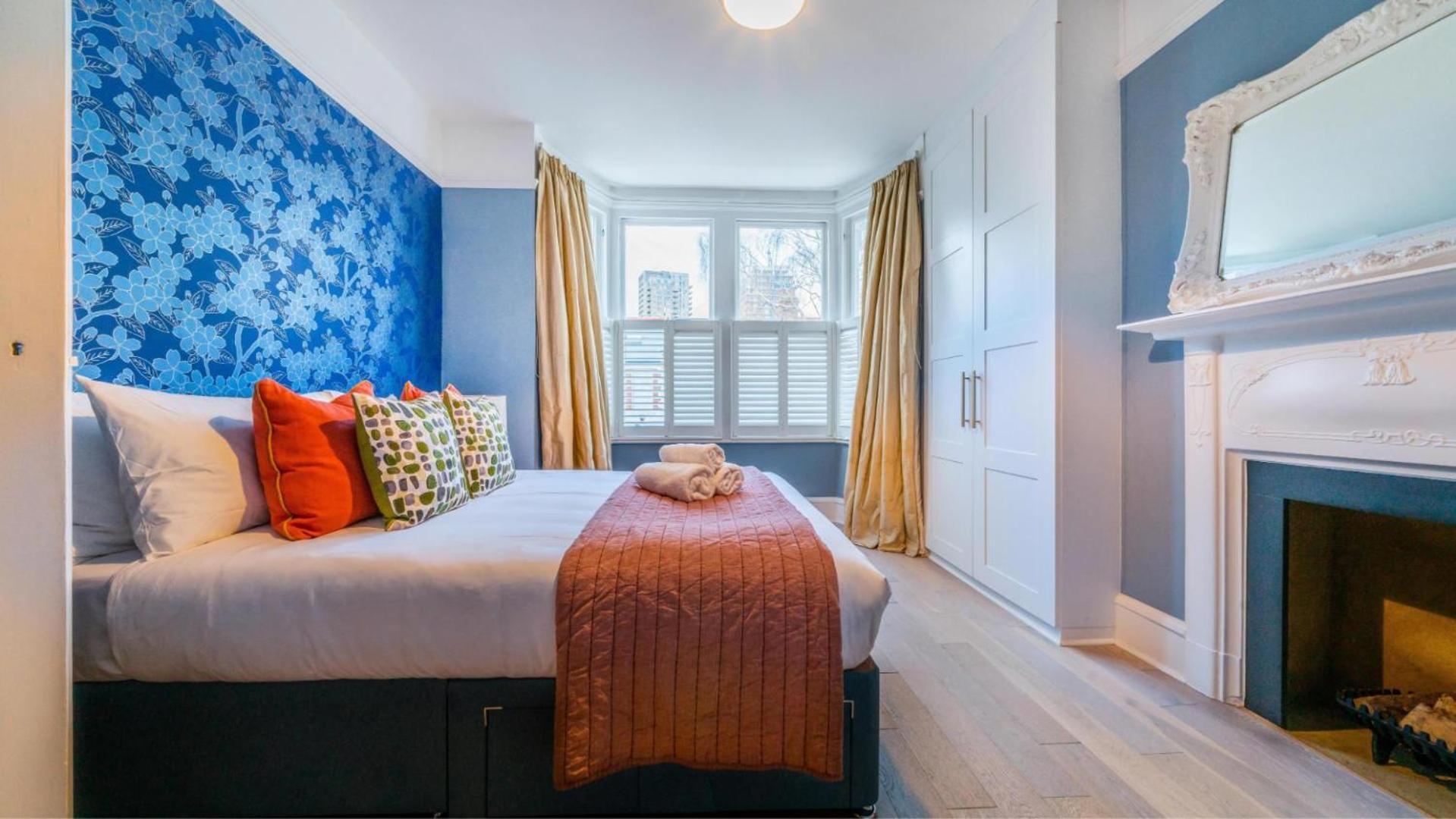 Hébergement de vacances Spacious 4br Retreat With Private Garden Zone 3 *