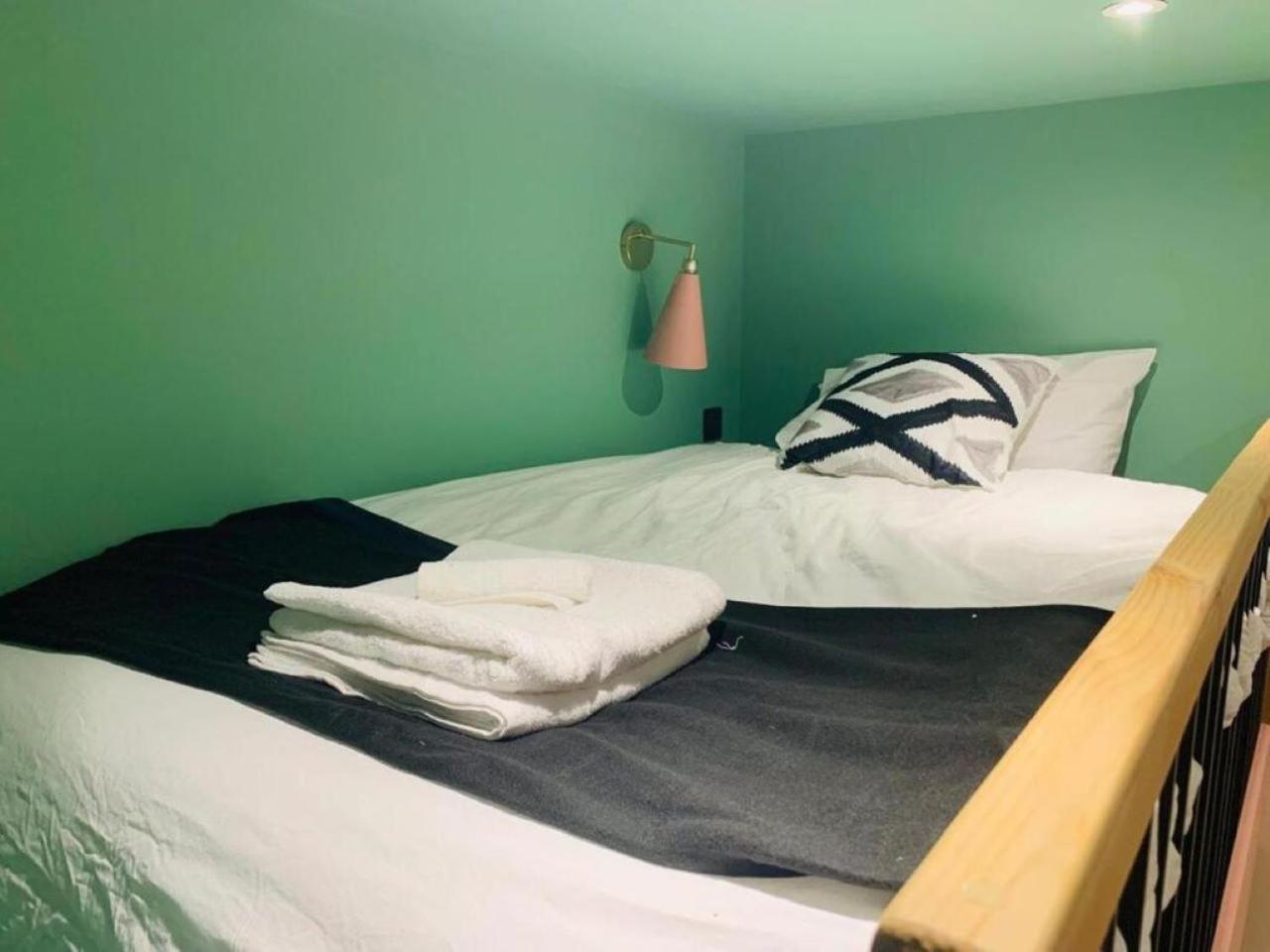 Stylish And Funky Retreat, Perfect For 2 Guests Appartement *