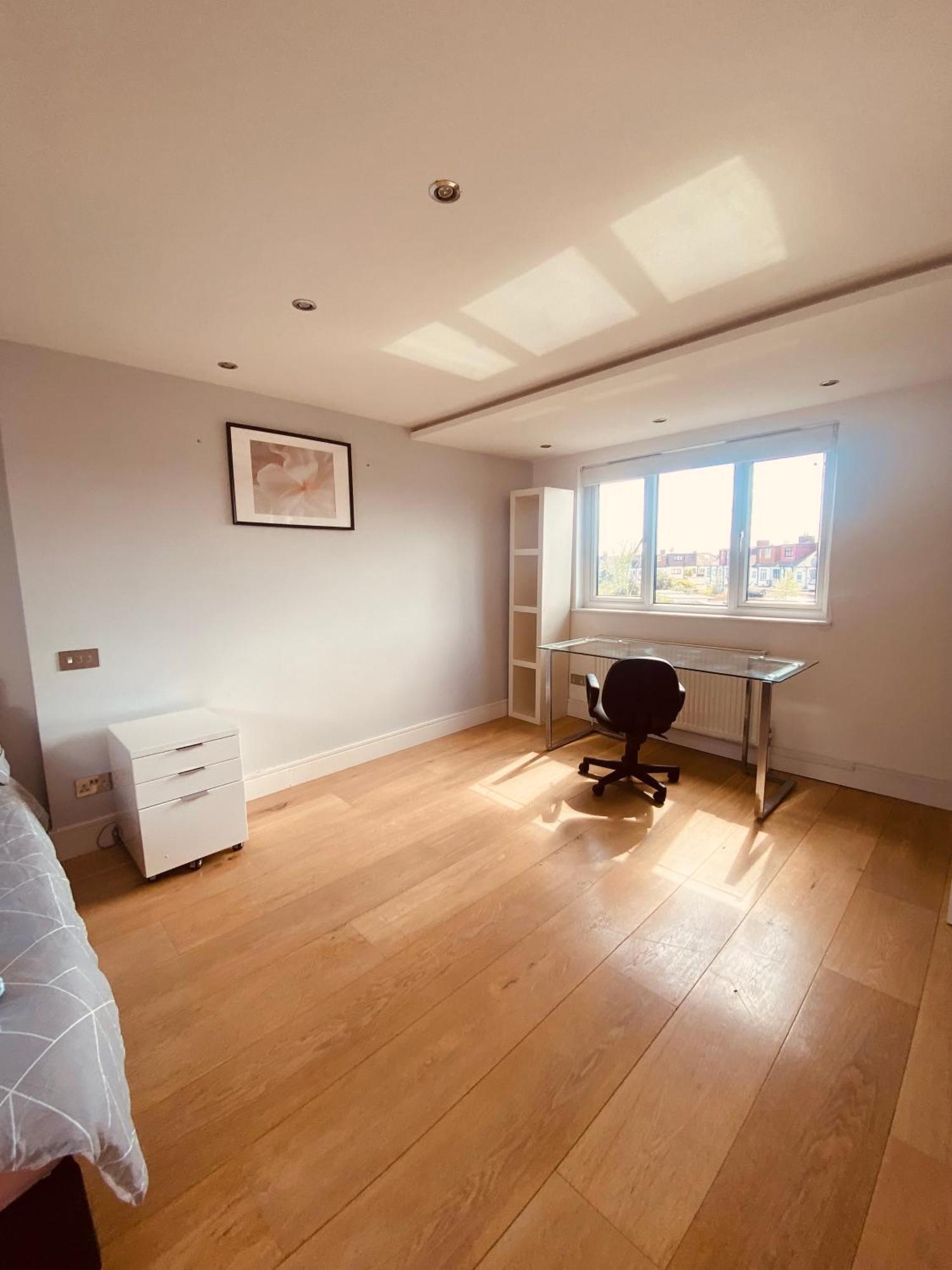 Hébergement de vacances House For 7, Garden With Pond, 20min From Heathrow Londres