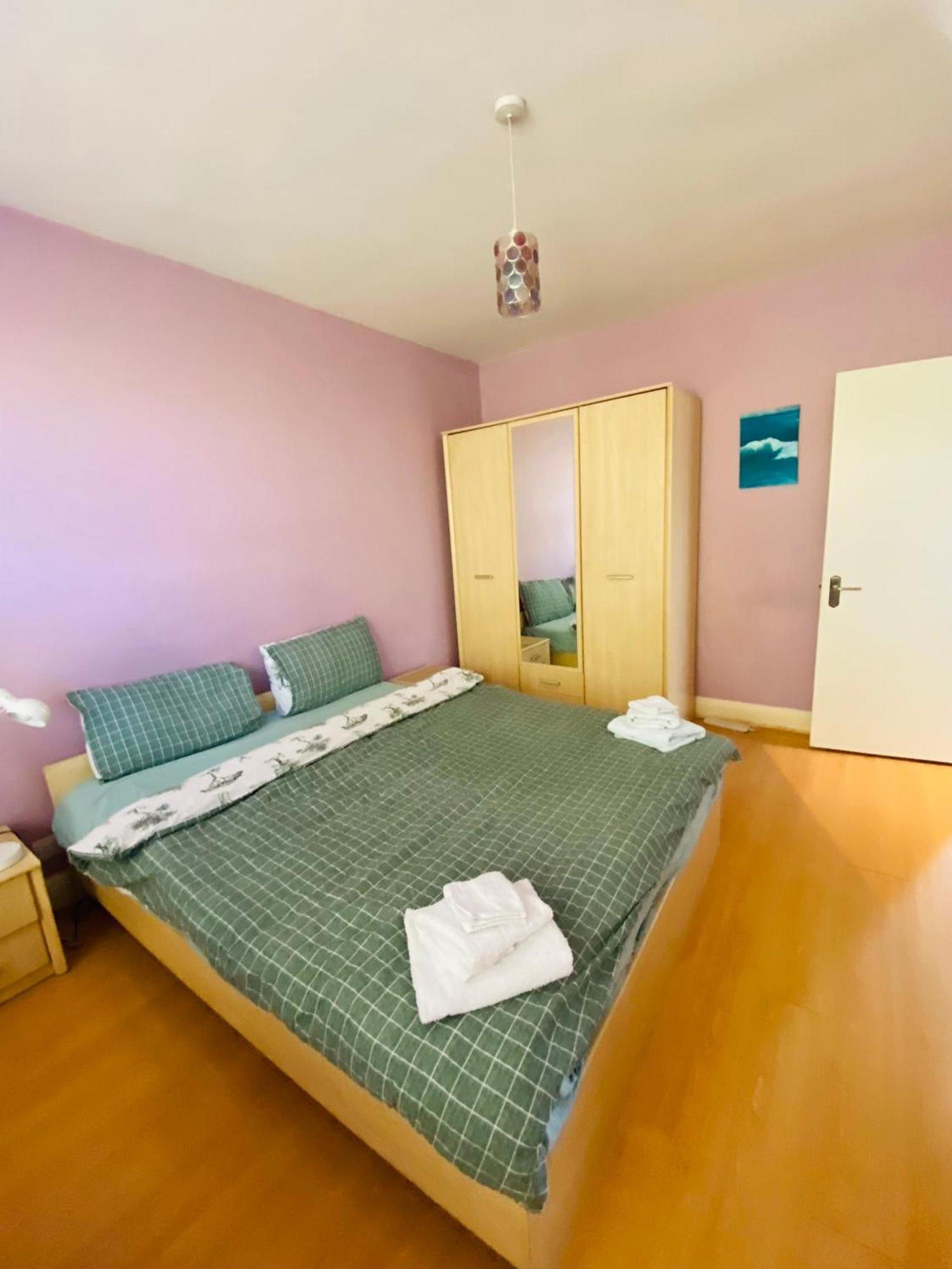 Hébergement de vacances House For 7, Garden With Pond, 20min From Heathrow *