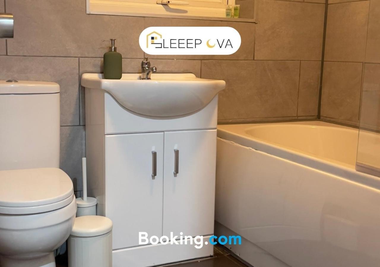 Luxury Haven: Spacious 2-bedroom Serviced Flat For Families & Business
