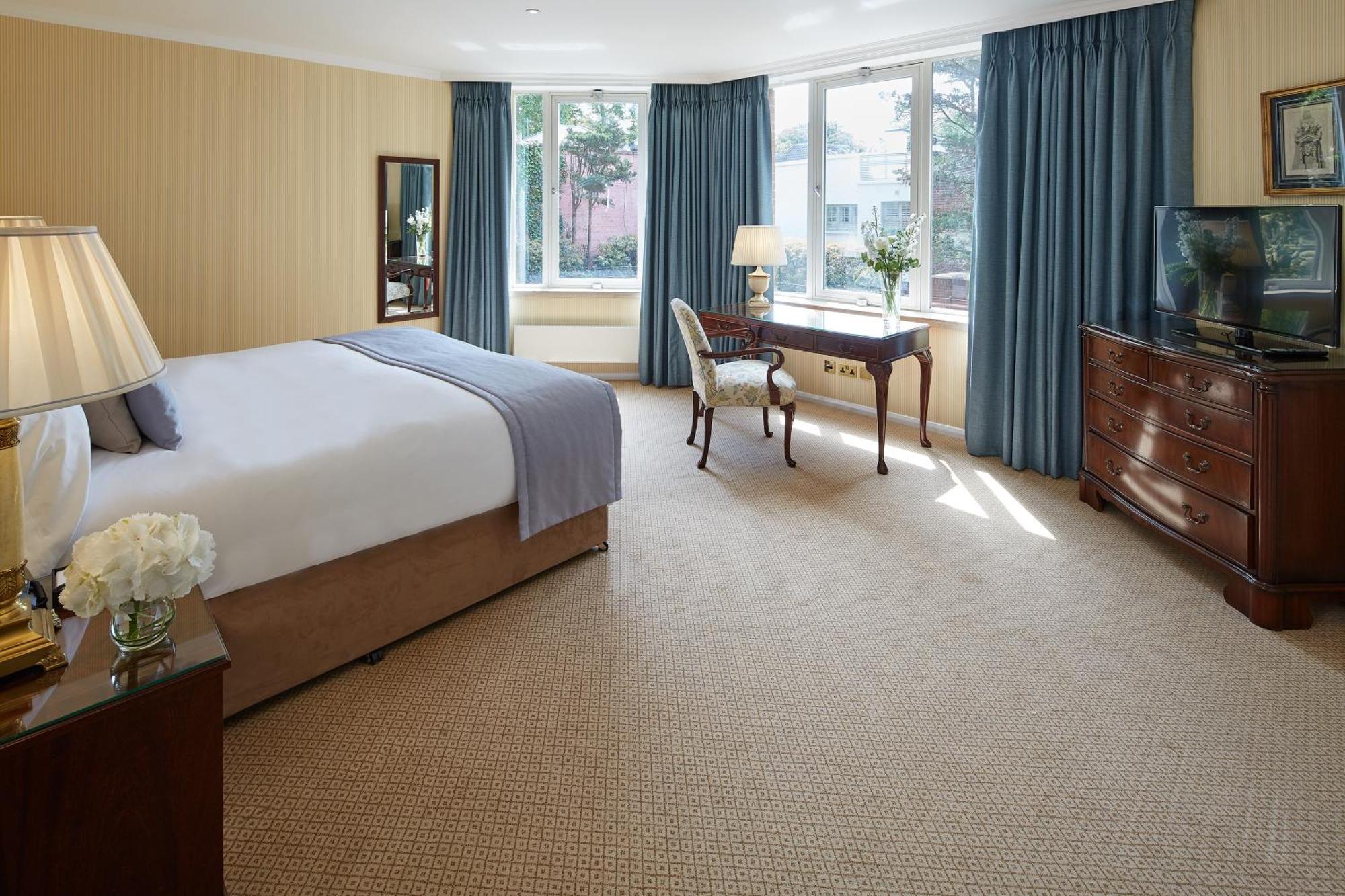 Cheval Thorney Court At Hyde Park