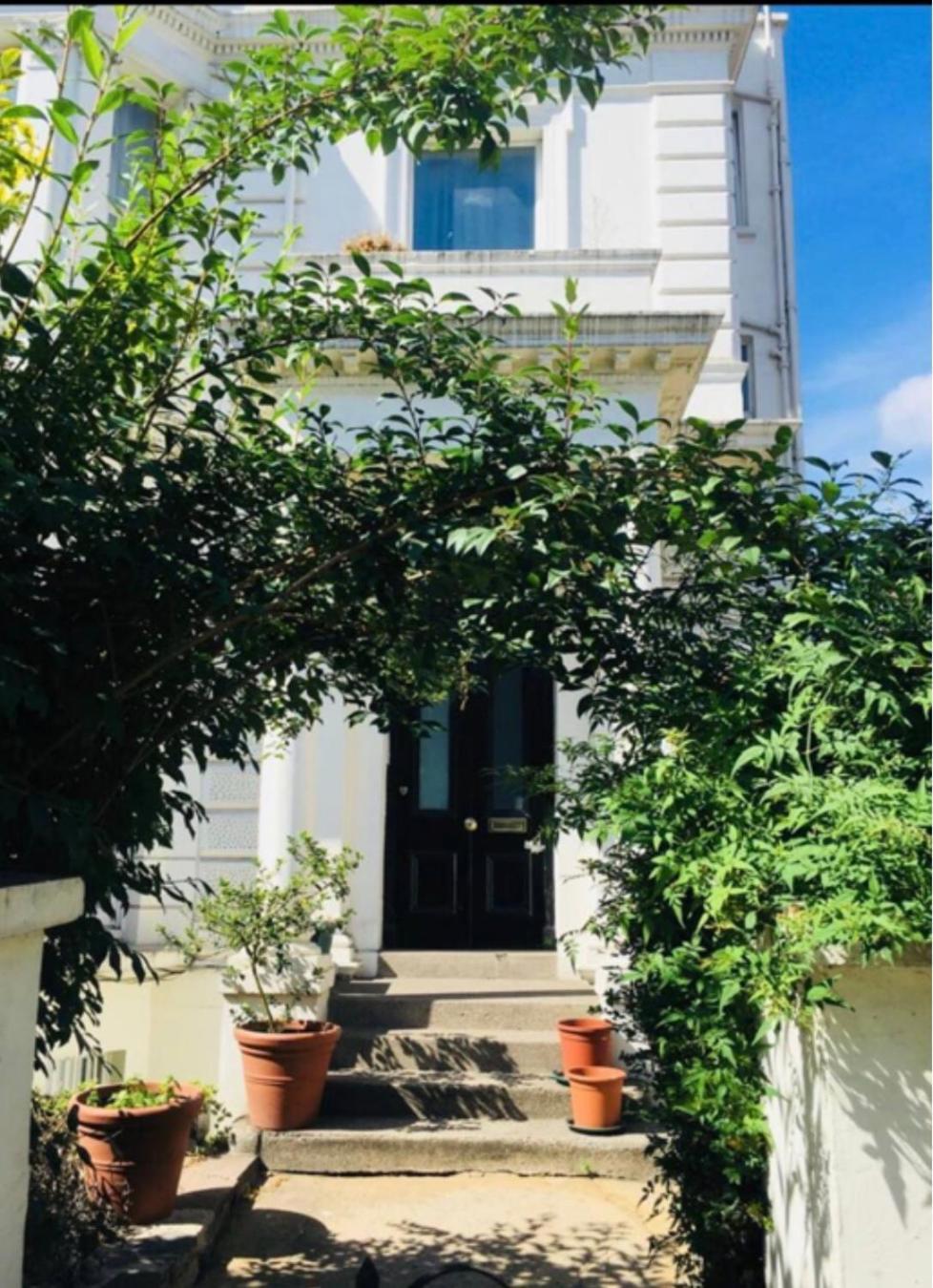 The Location! Holland Park Appartement *