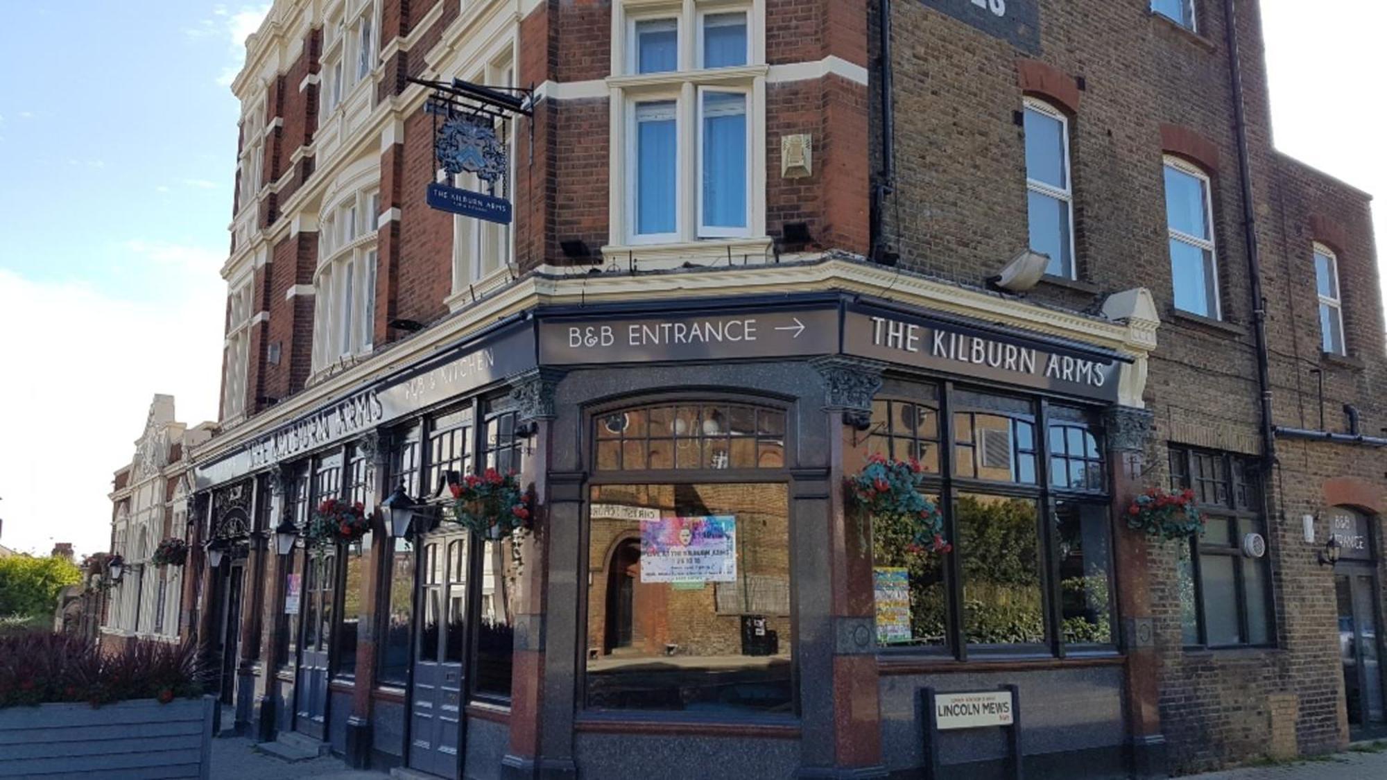 Oyo The Kilburn Arms Couette-café 3*