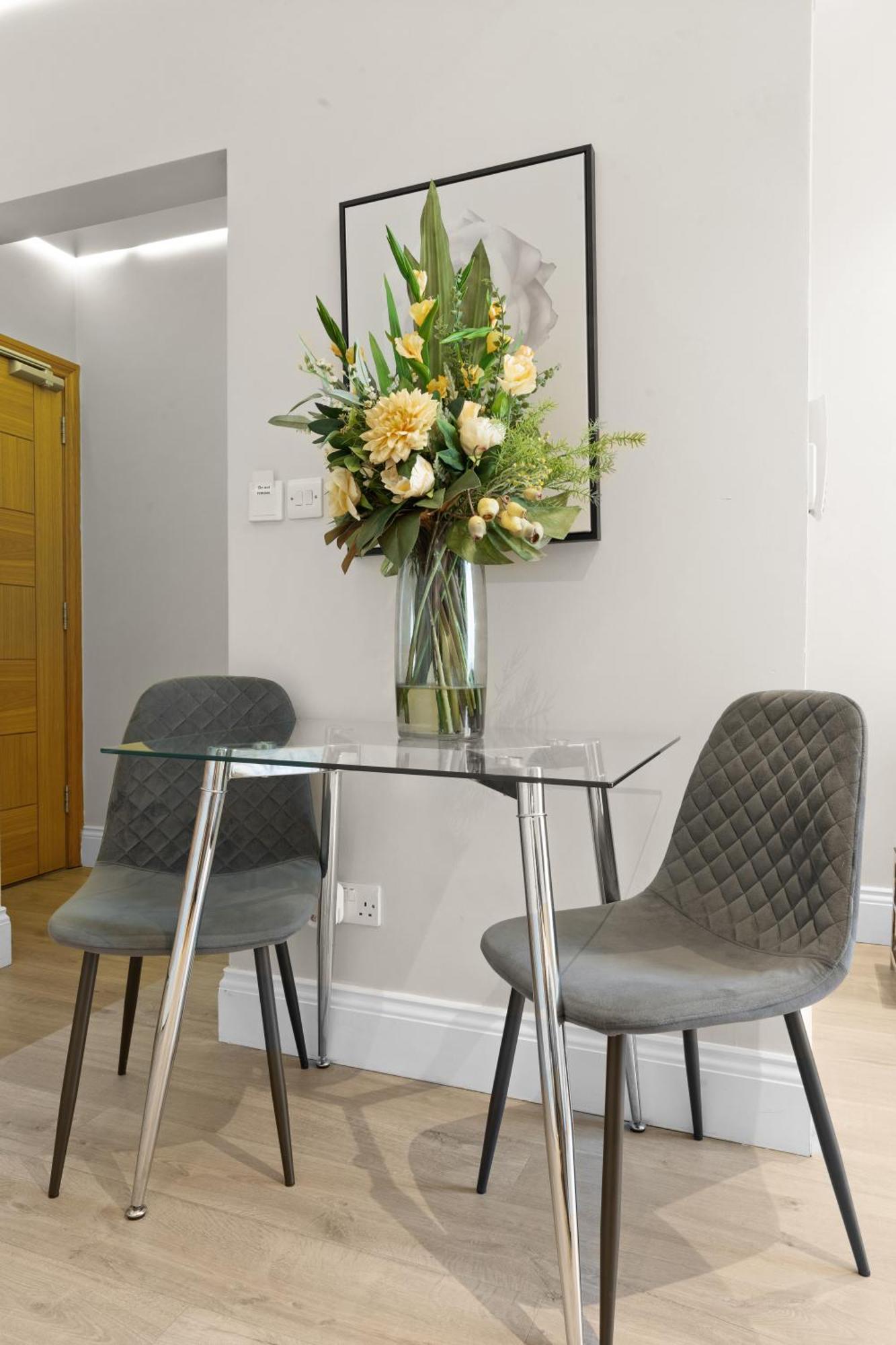 Cleveland Residences Russell Square Apartamento