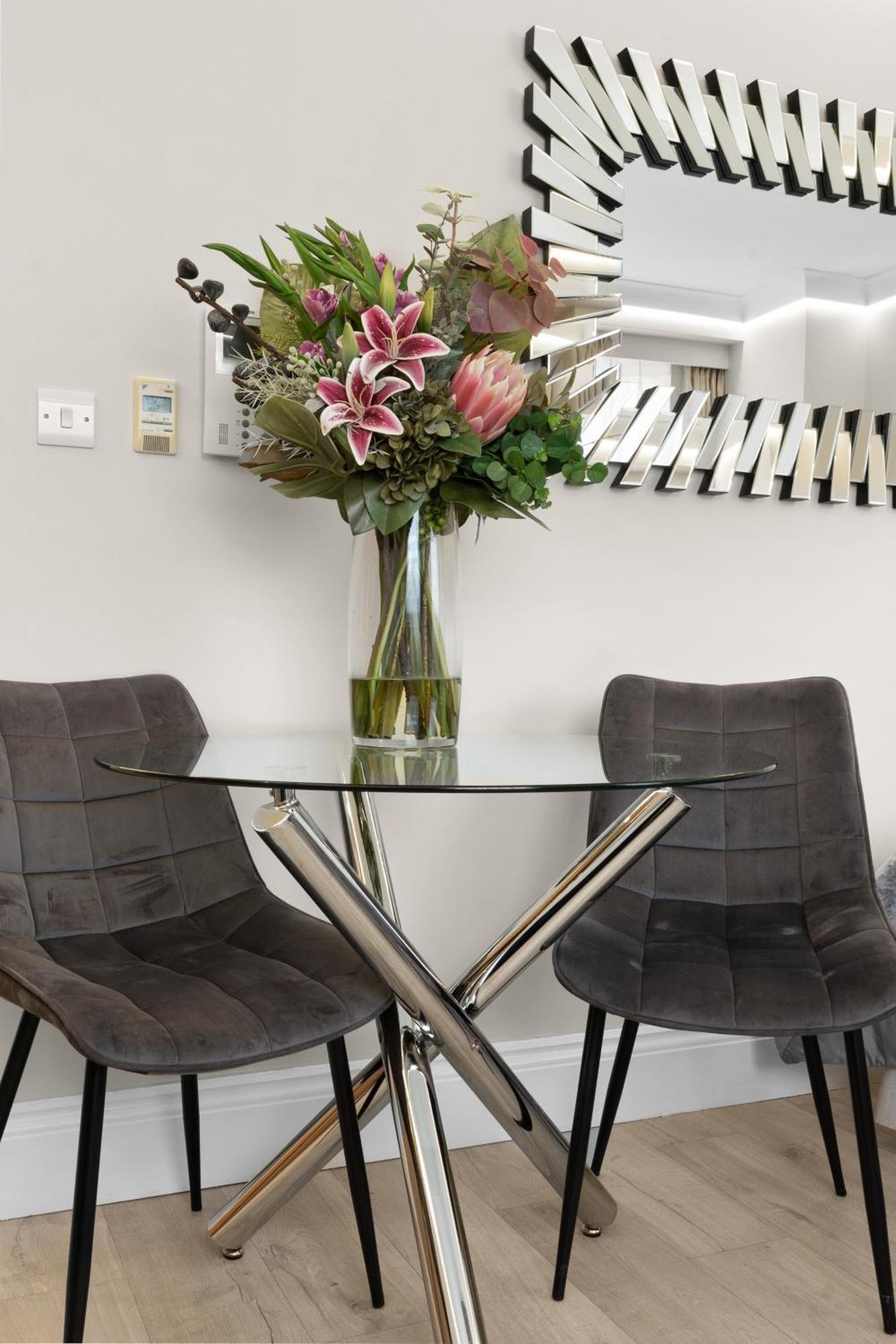 Cleveland Residences Russell Square Apartamento *
