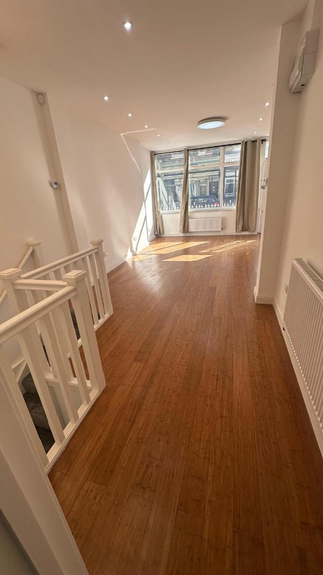 Bell Street 2 Bedroom Flat B *