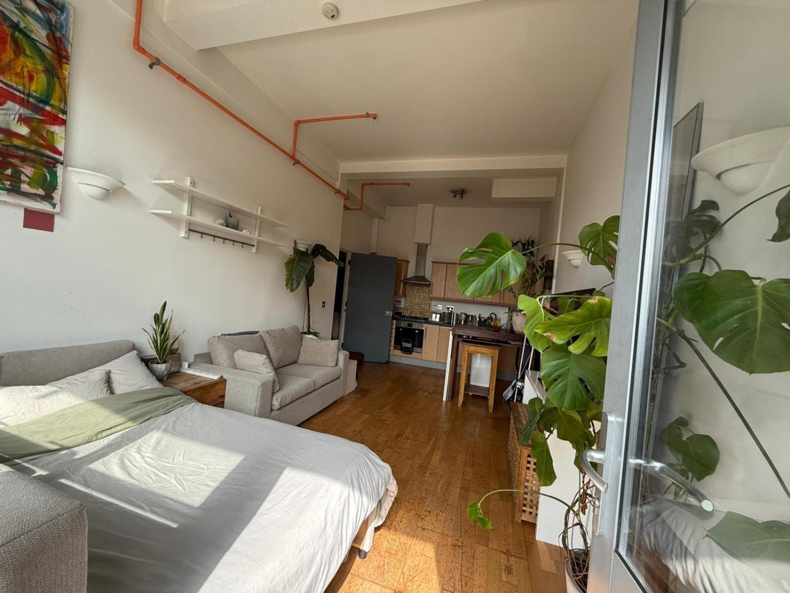 Cosy Private With Shared Bathroom Facilities Pensión
