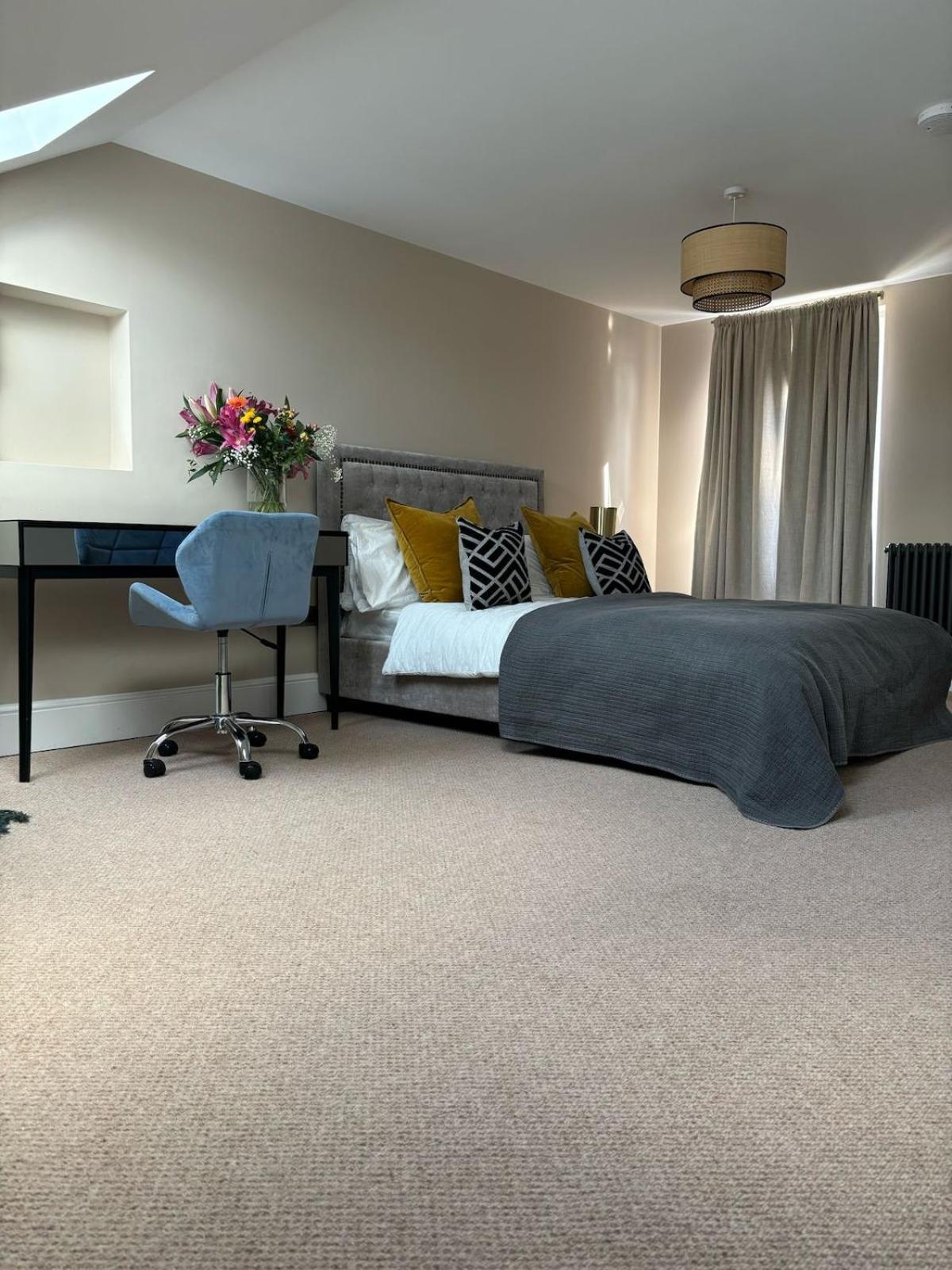 Holiday home Lavish Maida Vale Townhouse Sleeps Up To 8 With Patio & Office - Open To Short & Long Term Lets London