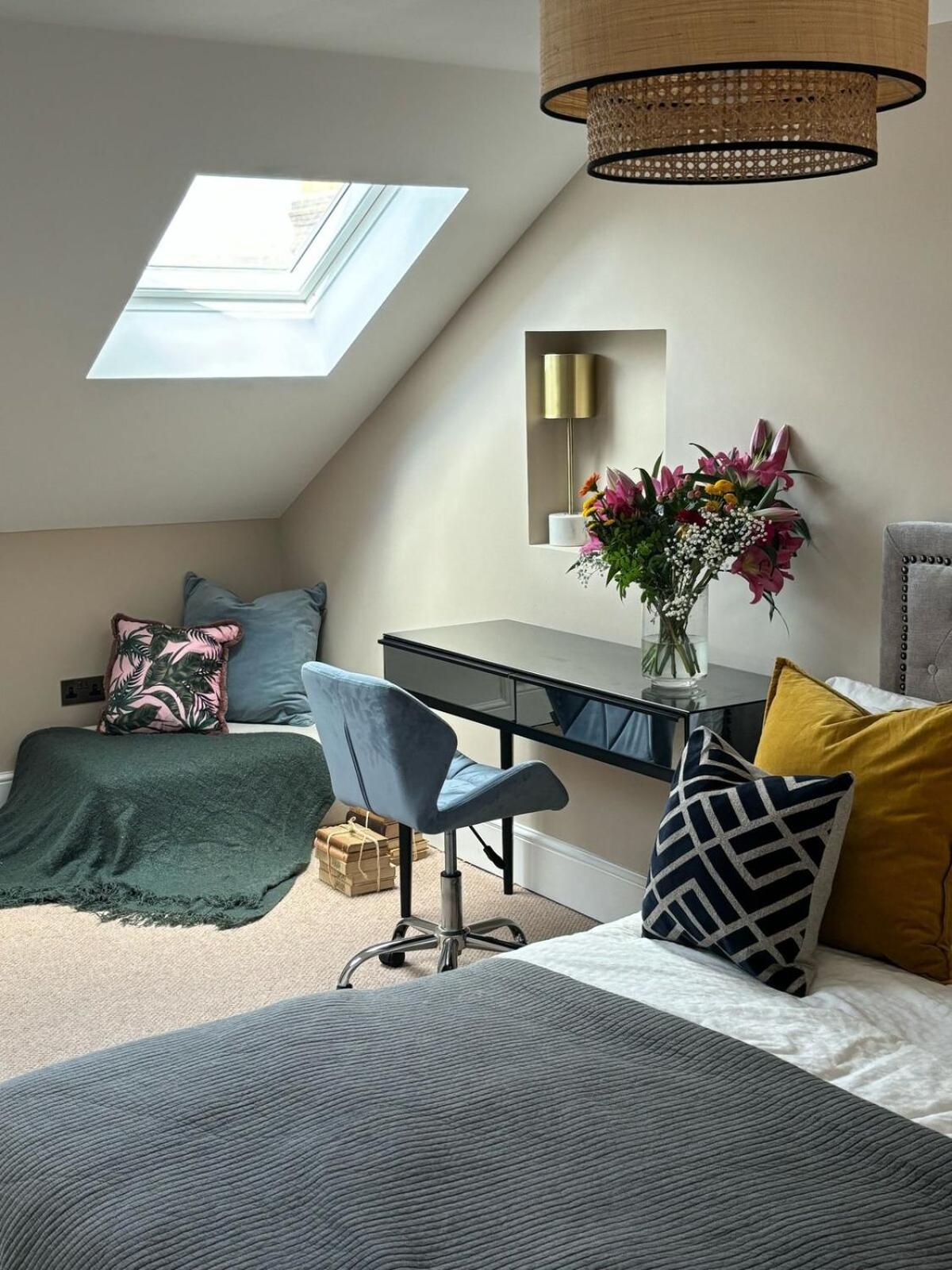 Holiday home Lavish Maida Vale Townhouse Sleeps Up To 8 With Patio & Office - Open To Short & Long Term Lets *