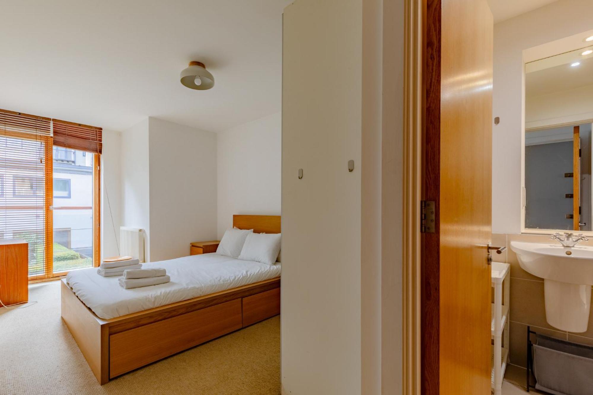 Stylish 1bd Flat In Gated Community Clapham