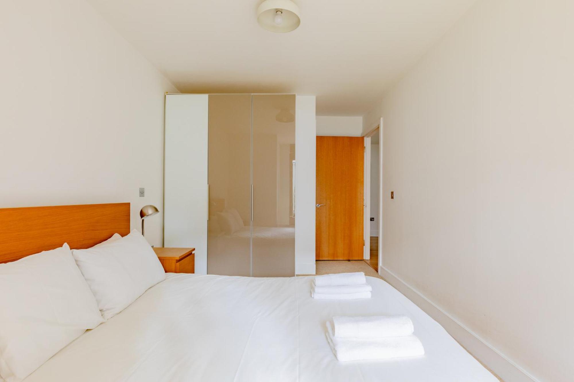 Stylish 1bd Flat In Gated Community Clapham Apartamento