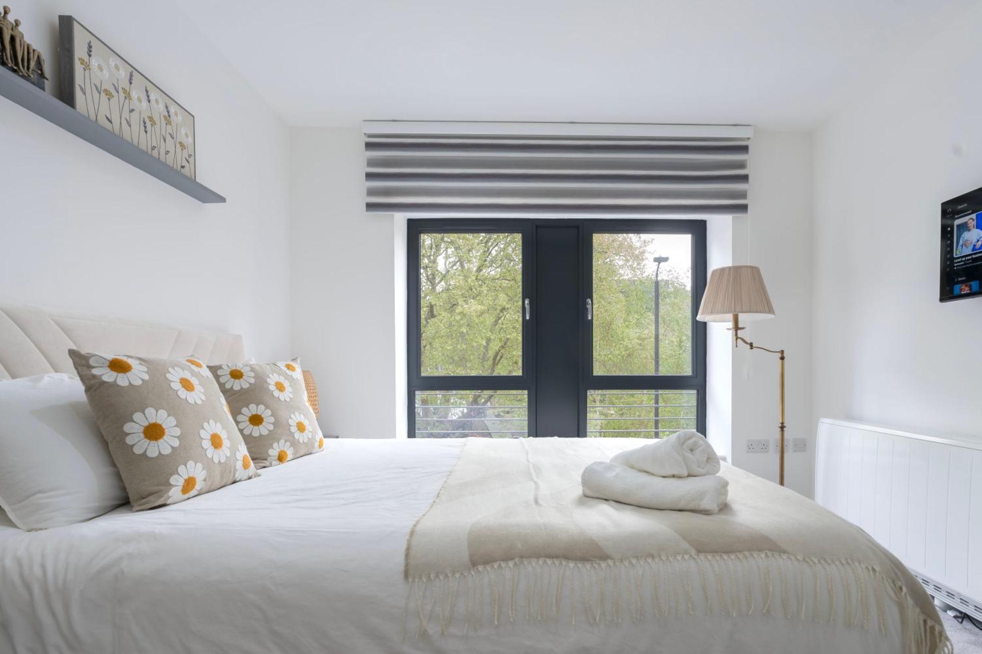 Stylish Modern By Aldgate East Station 4 Apartment