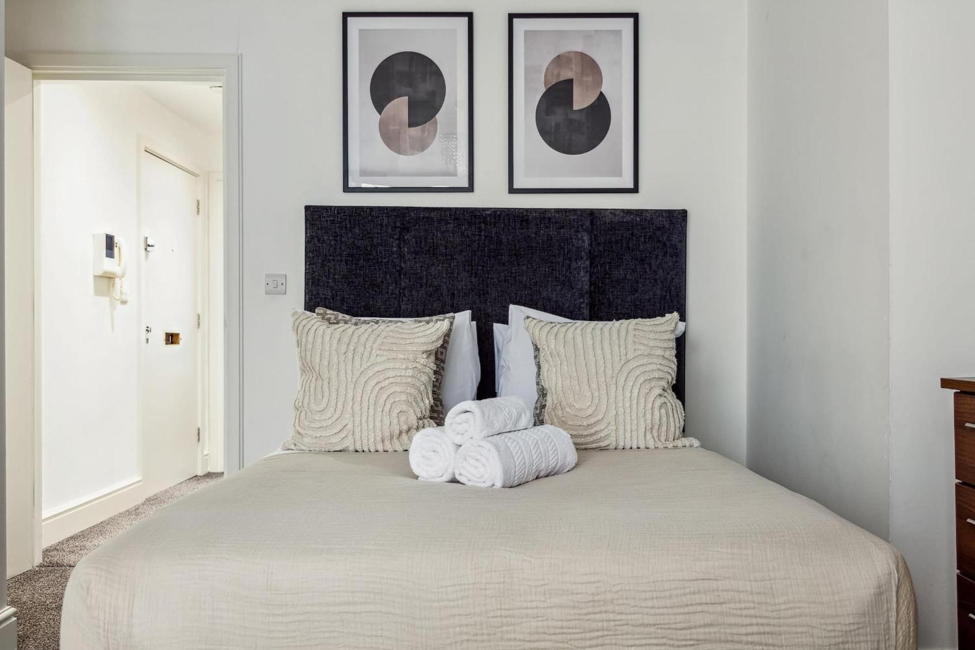 Bnbnova - Holborn & With Patio Apartamento