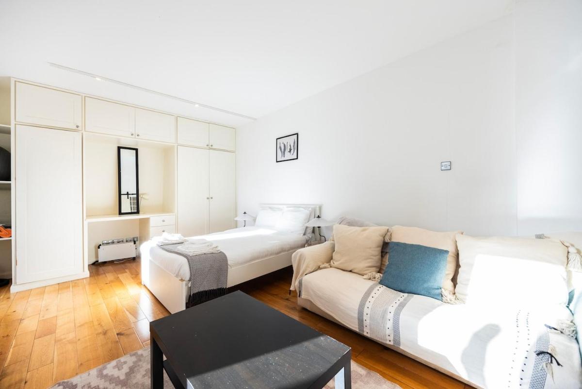 Near Kings Cross,2bd Private Balcony, Easy Grocery *