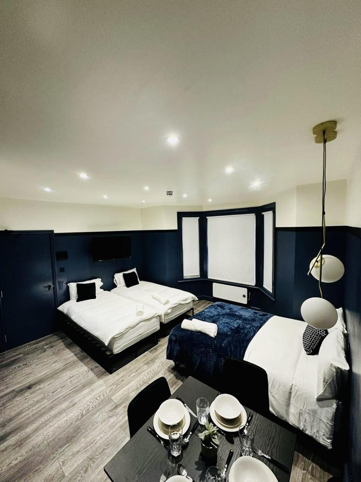 39 Blue House Luxury Ensuite Ideal For Tourists Pensión