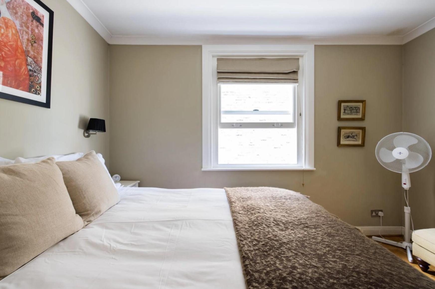 Apartment Chic In Kensington Olympia London