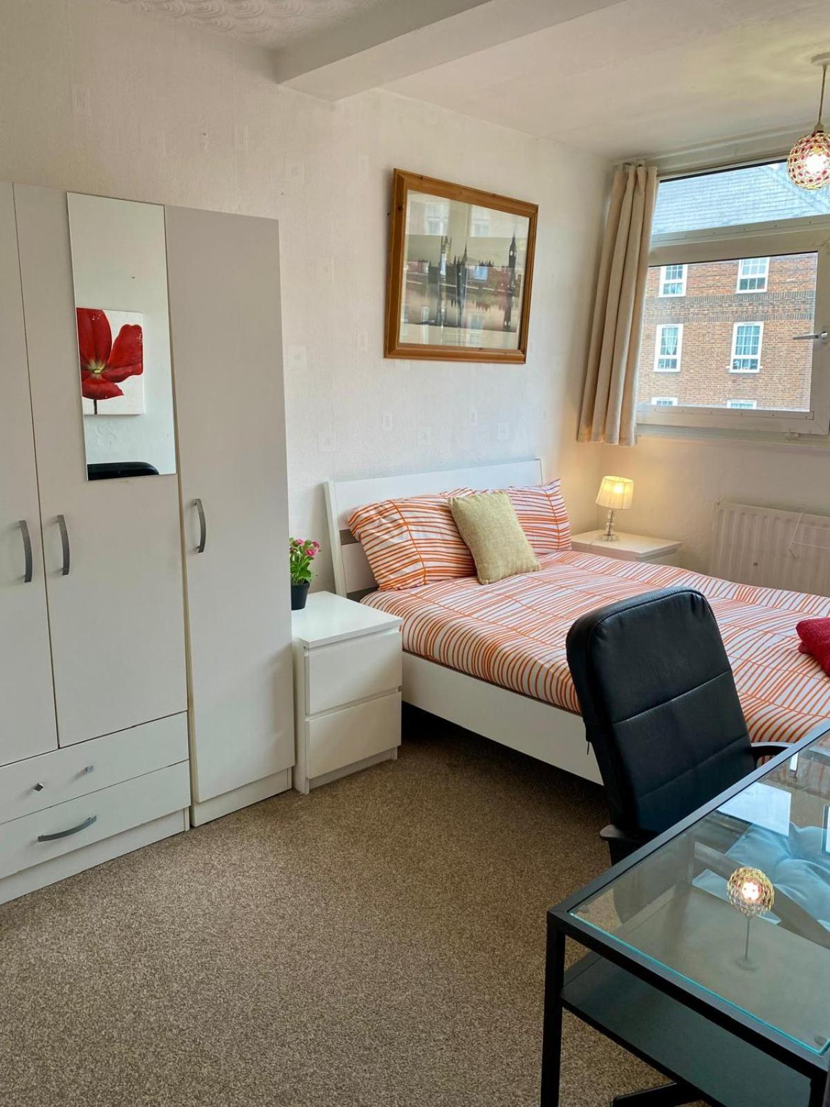 Apartment Kingward London