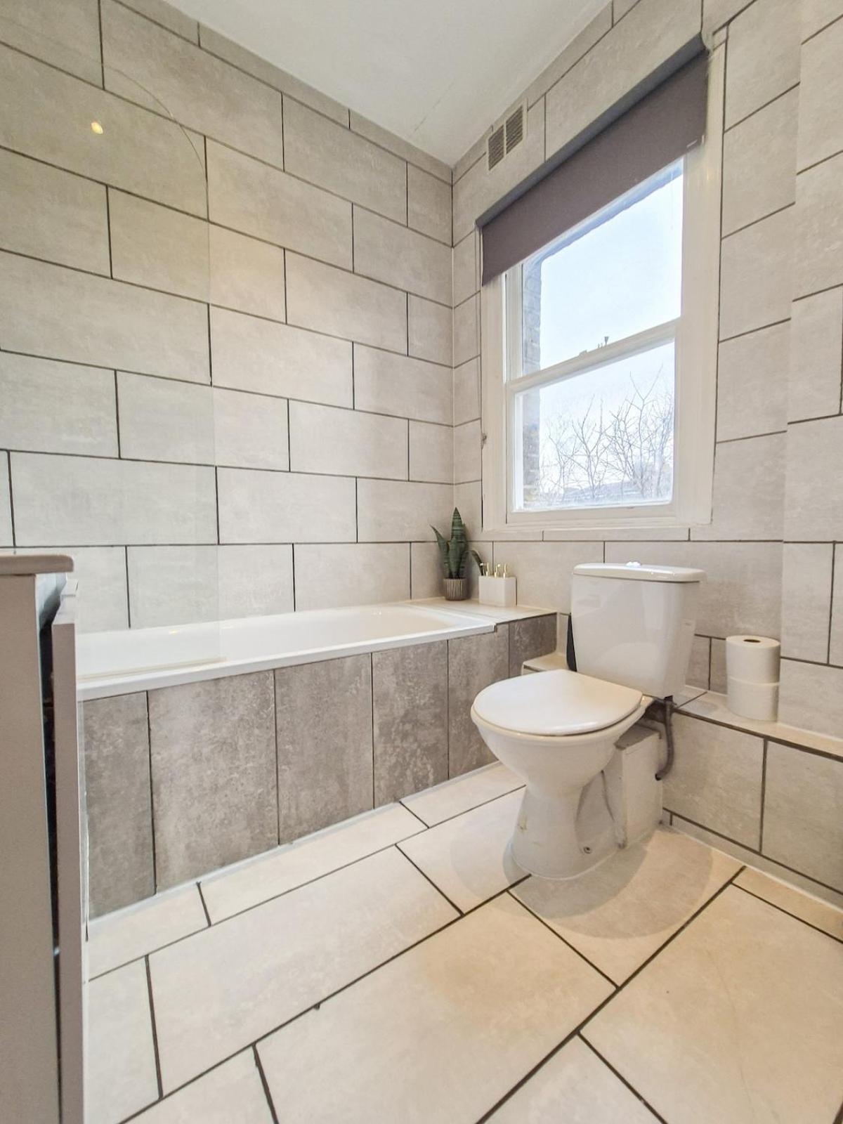 Stylish 2-Bedroom Apartment In Maida Vale Near Little Venice & Paddington