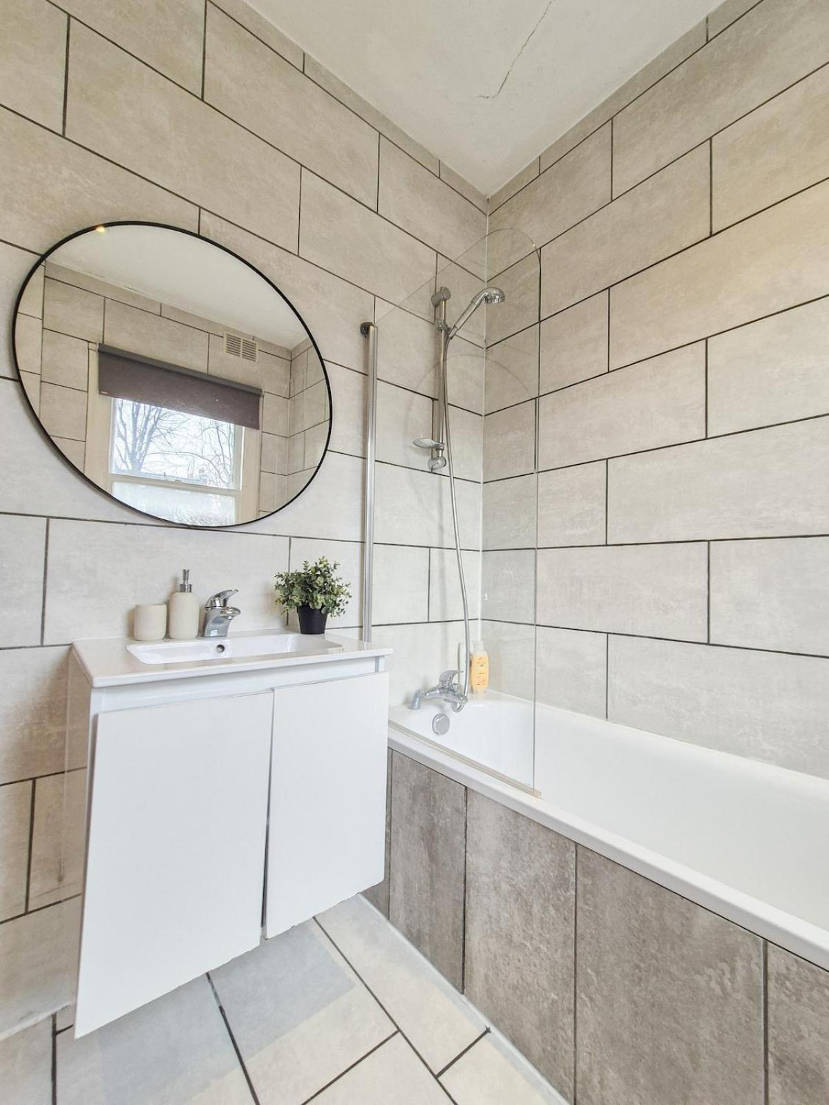 Stylish 2-Bedroom Apartment In Maida Vale Near Little Venice & Paddington * London