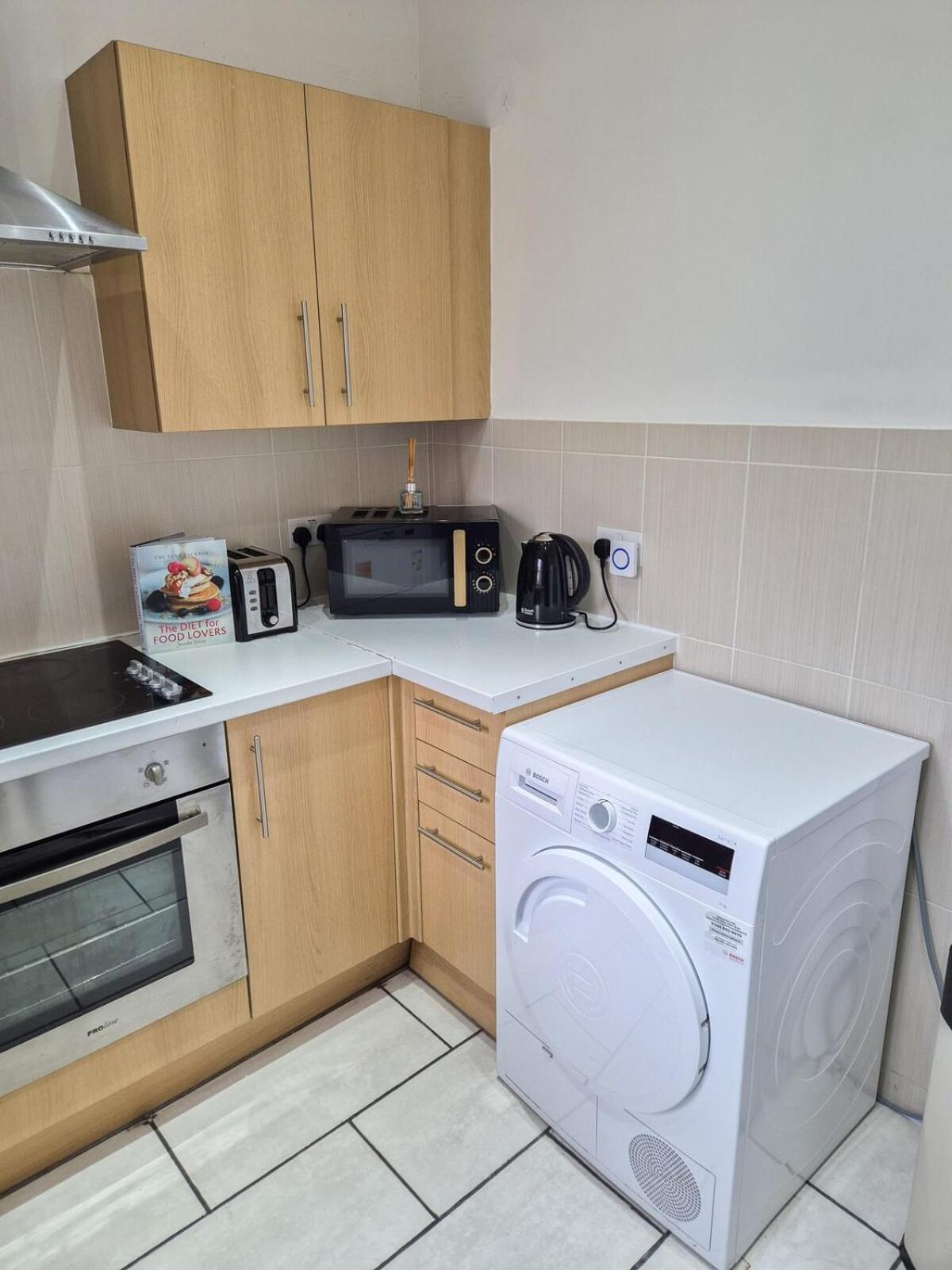 Stylish 2-Bedroom Apartment In Maida Vale Near Little Venice & Paddington *