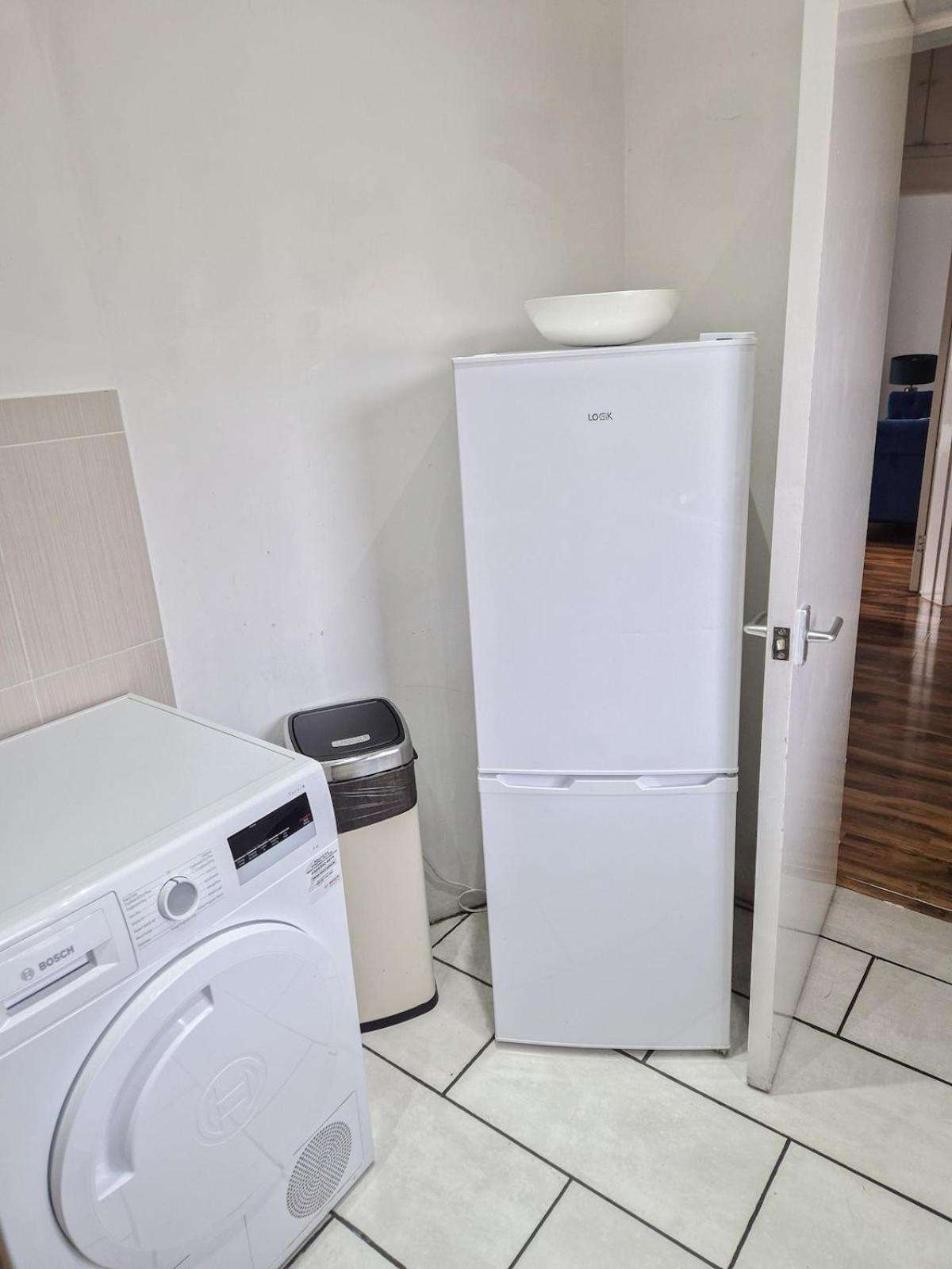 Stylish 2-Bedroom Apartment In Maida Vale Near Little Venice & Paddington * London