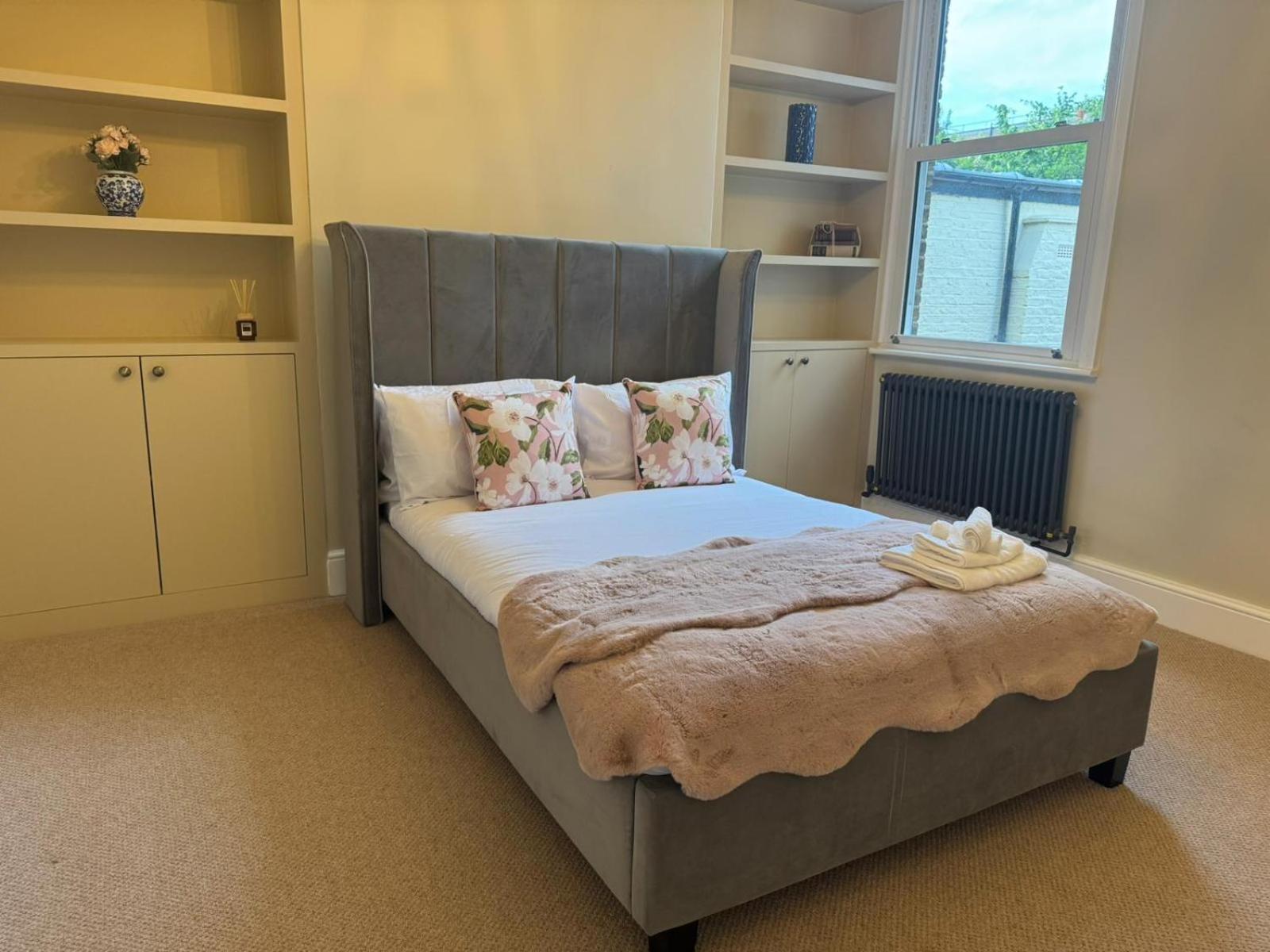 Lavish Maida Vale Townhouse Sleeps Up To 8 With Patio & Office - Open To Short & Long Term Lets London