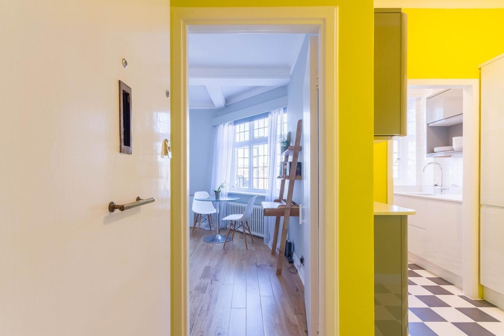 Chic 1 Bed Flat In Popular Bloomsbury * Londres