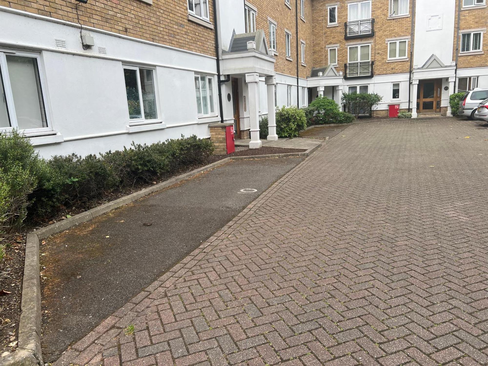 Comfortable In A Luxurious With Parking In Blackheath