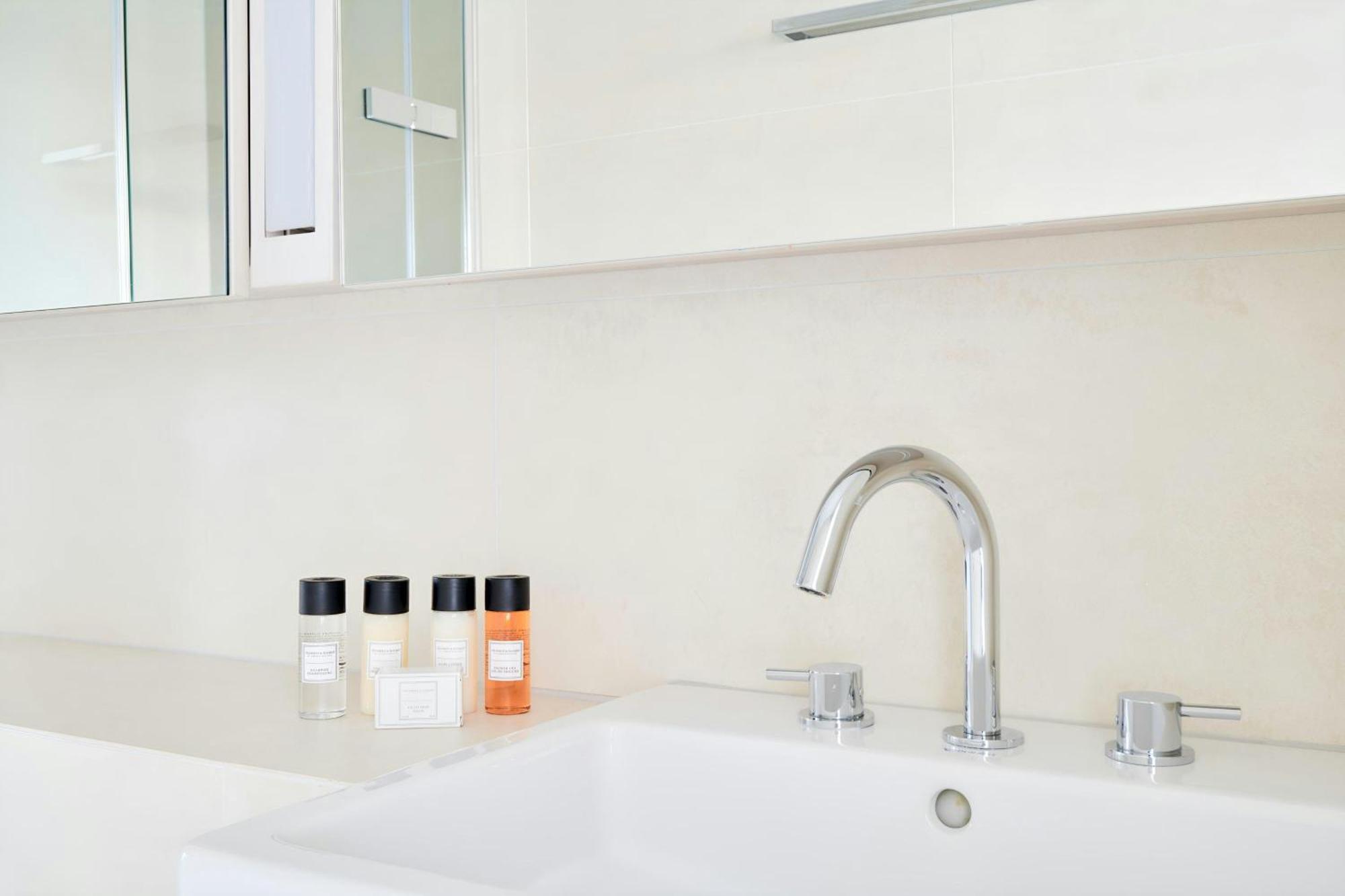 Sonder l Aird House 4*