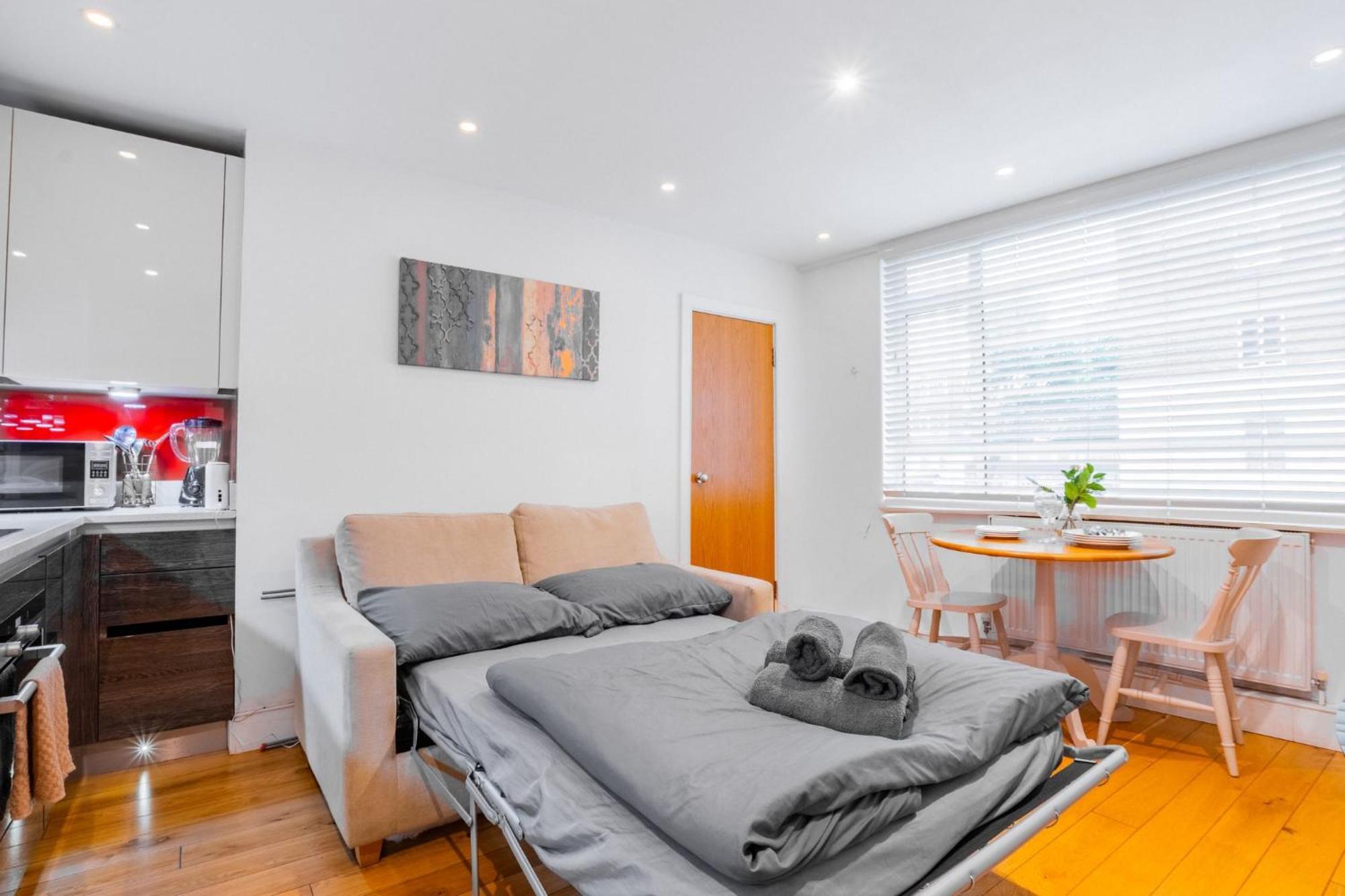 1 Bed Flat In Nell Gwynn House, Sleeps 4, Steps From Harrods & Hyde Park, 24 Hour Reception Apartamento Londres