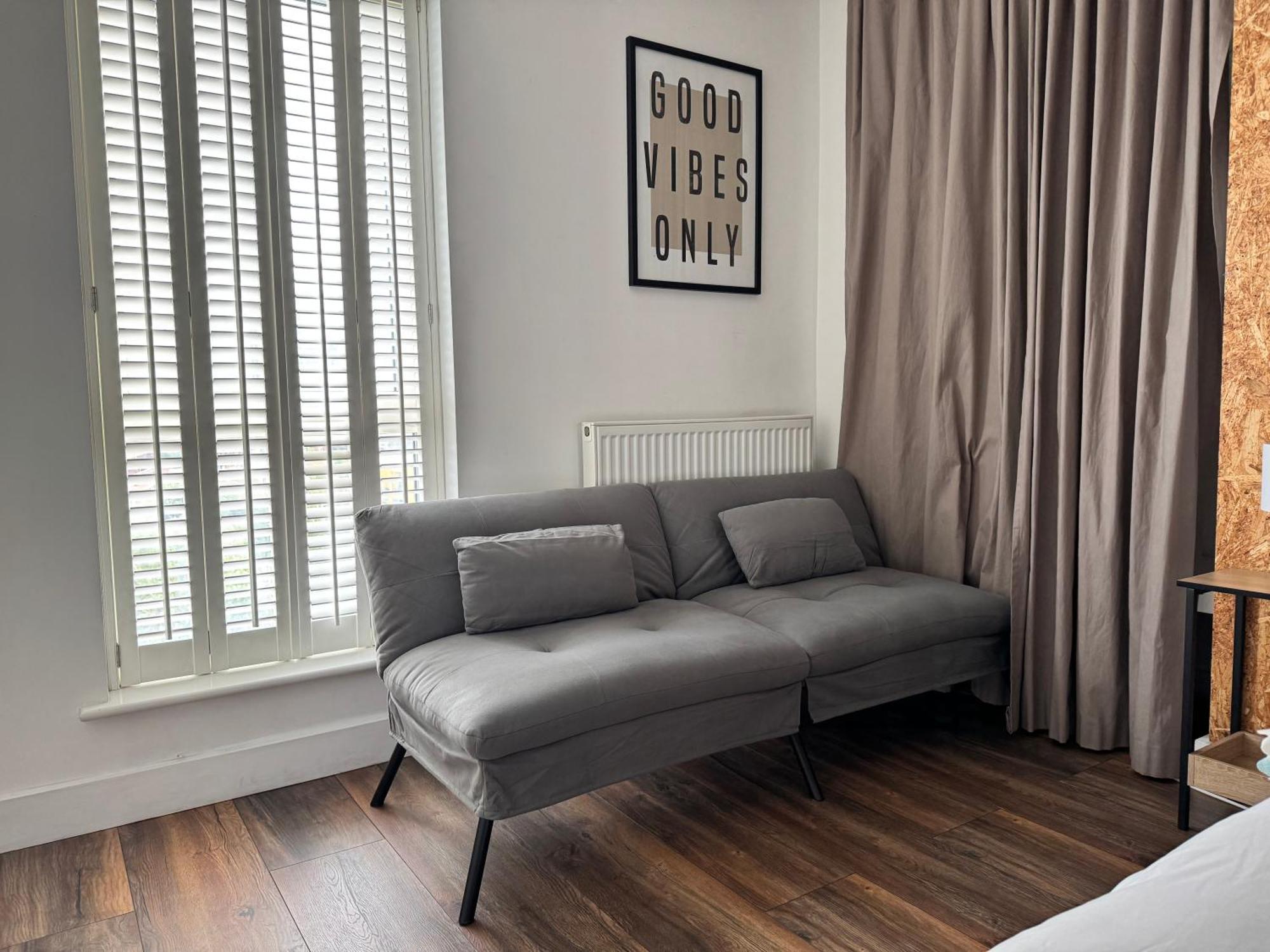Canal-side 2bedroom With Balcony - 5min To Canary Wharf * Londres