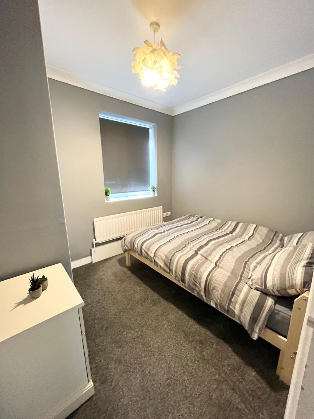 Just 10mins Walk From The Shard!!! *