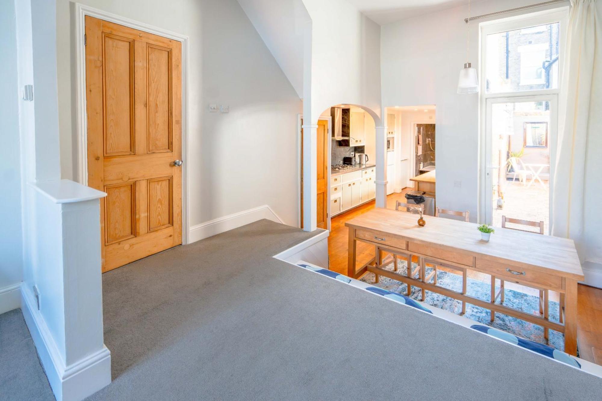 Quiet 5 Bed Vauxhall House With Garden And Roof Terrace *
