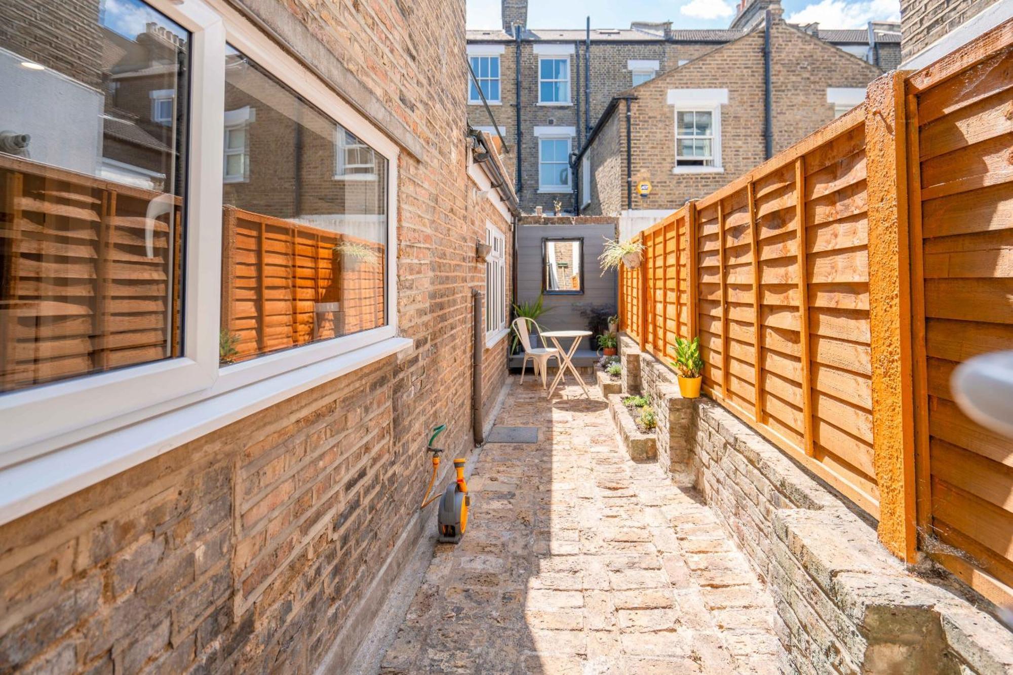 Quiet 5 Bed Vauxhall House With Garden And Roof Terrace