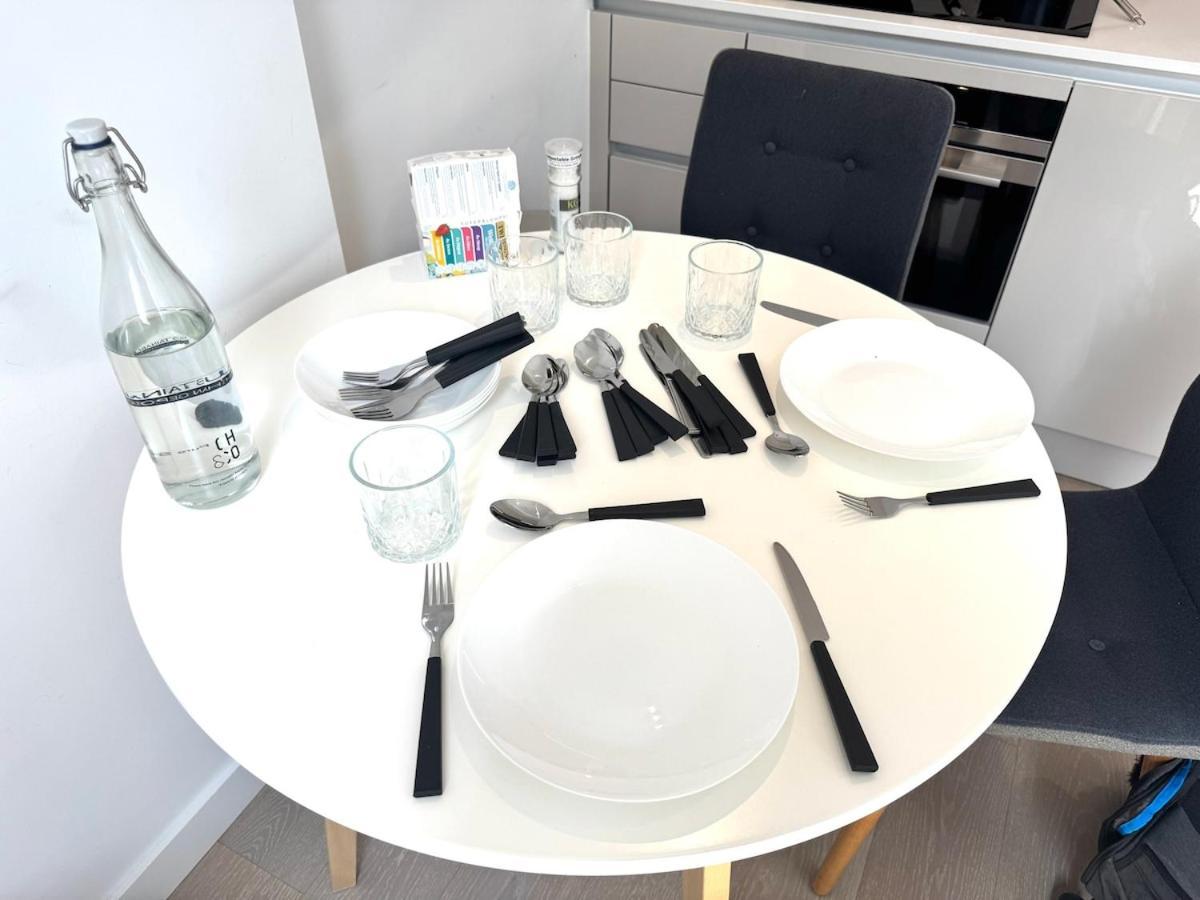 Prime Location! Cozy By Riverside,tube, Shops *