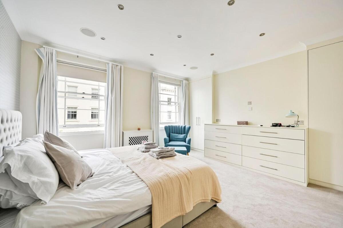 Hébergement de vacances 4 Rooms, 5 Beds, Spacious House