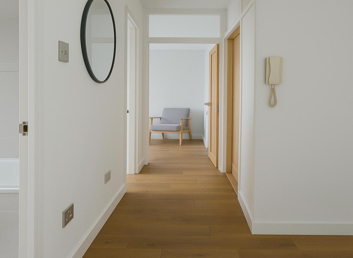 2 Bed Flat Near Westfield Apartment
