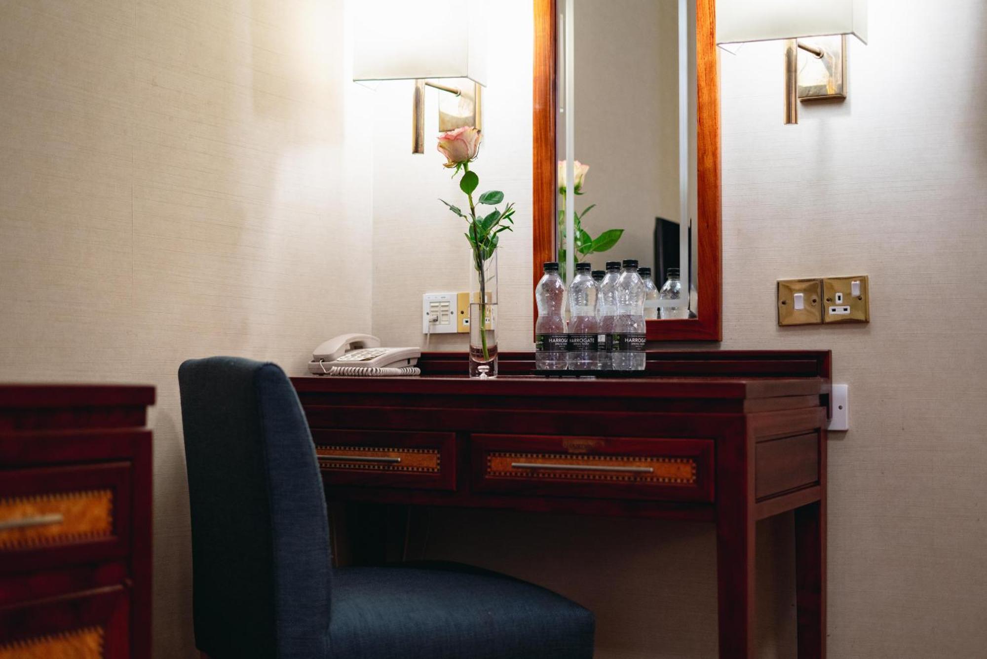 Grange Clarendon 4*