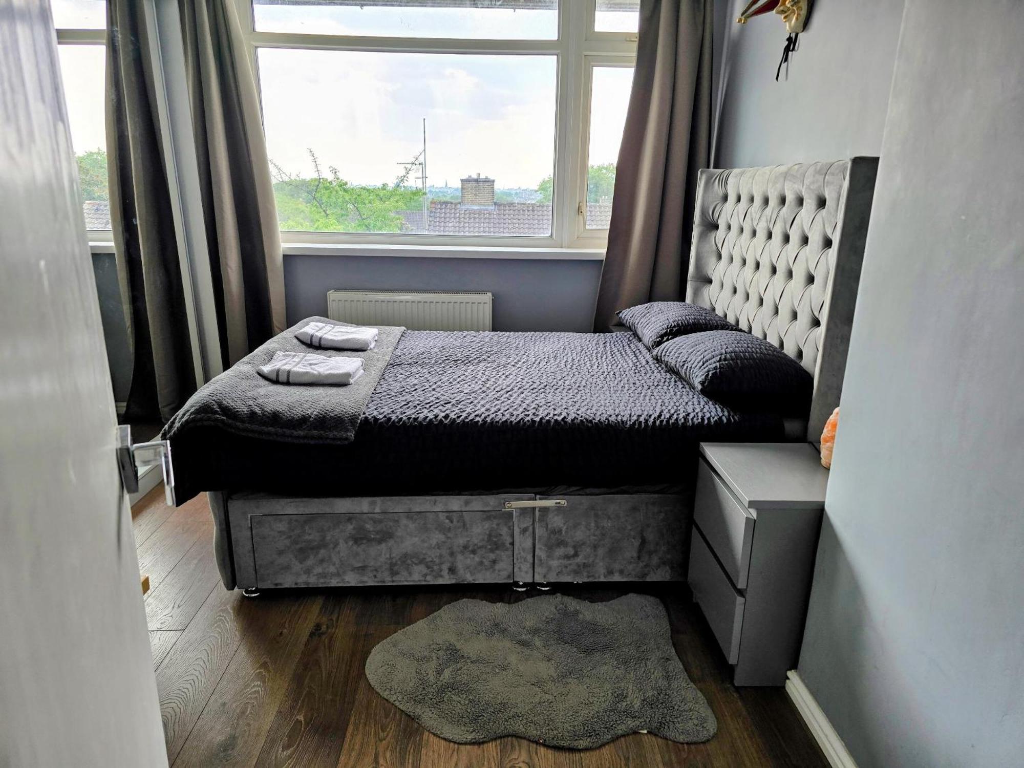 Apartamento Beautiful 3-bed At Swiss *
