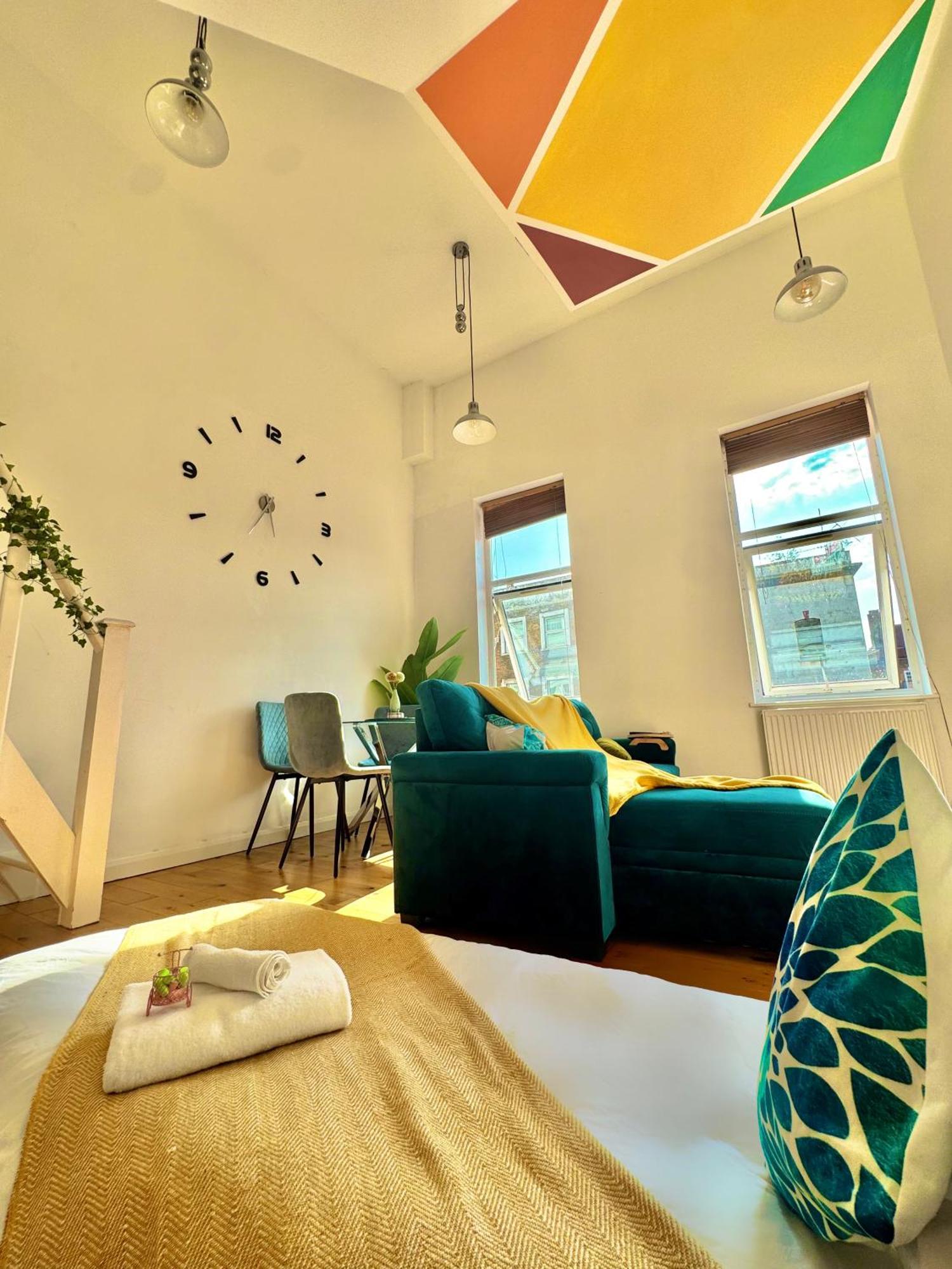 Apartamento Cosy 1 Bed W Loft Sleeps 6 Close To Stations Londres