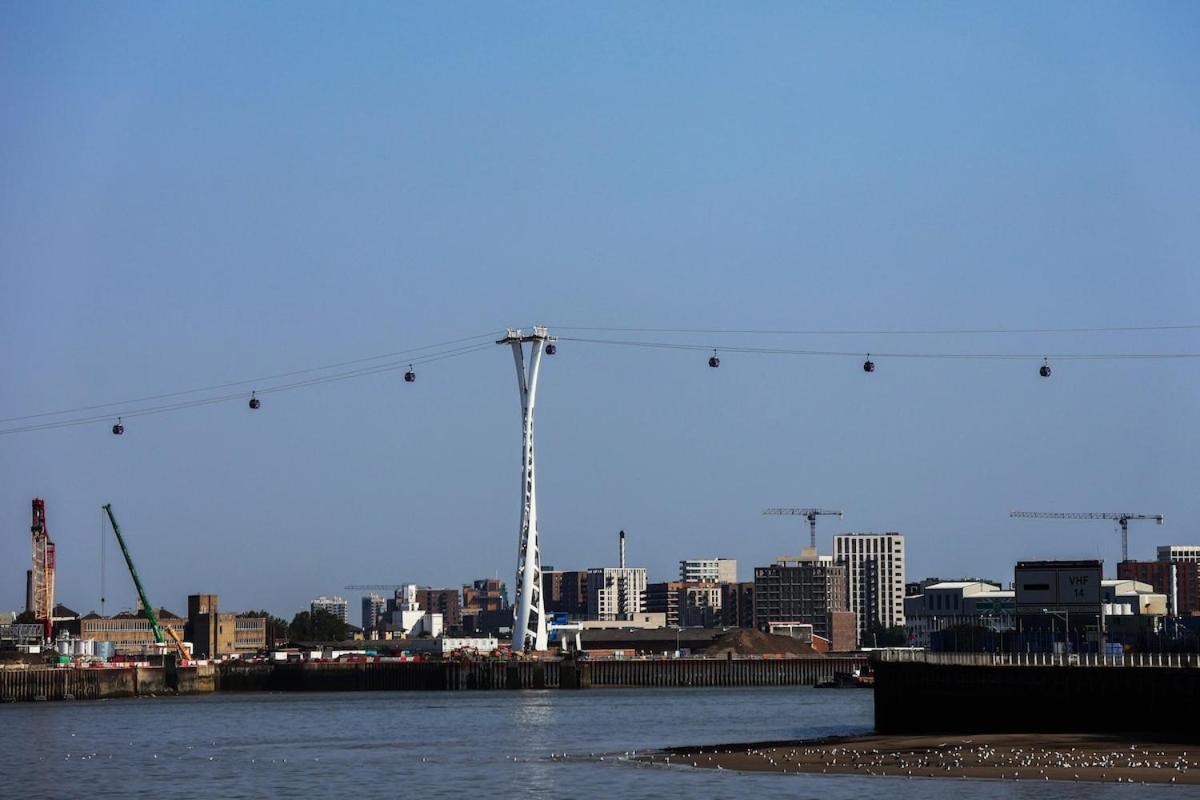 Apartment Thames Canary Wharf Flat Sleeps 8 Near O2 Airport